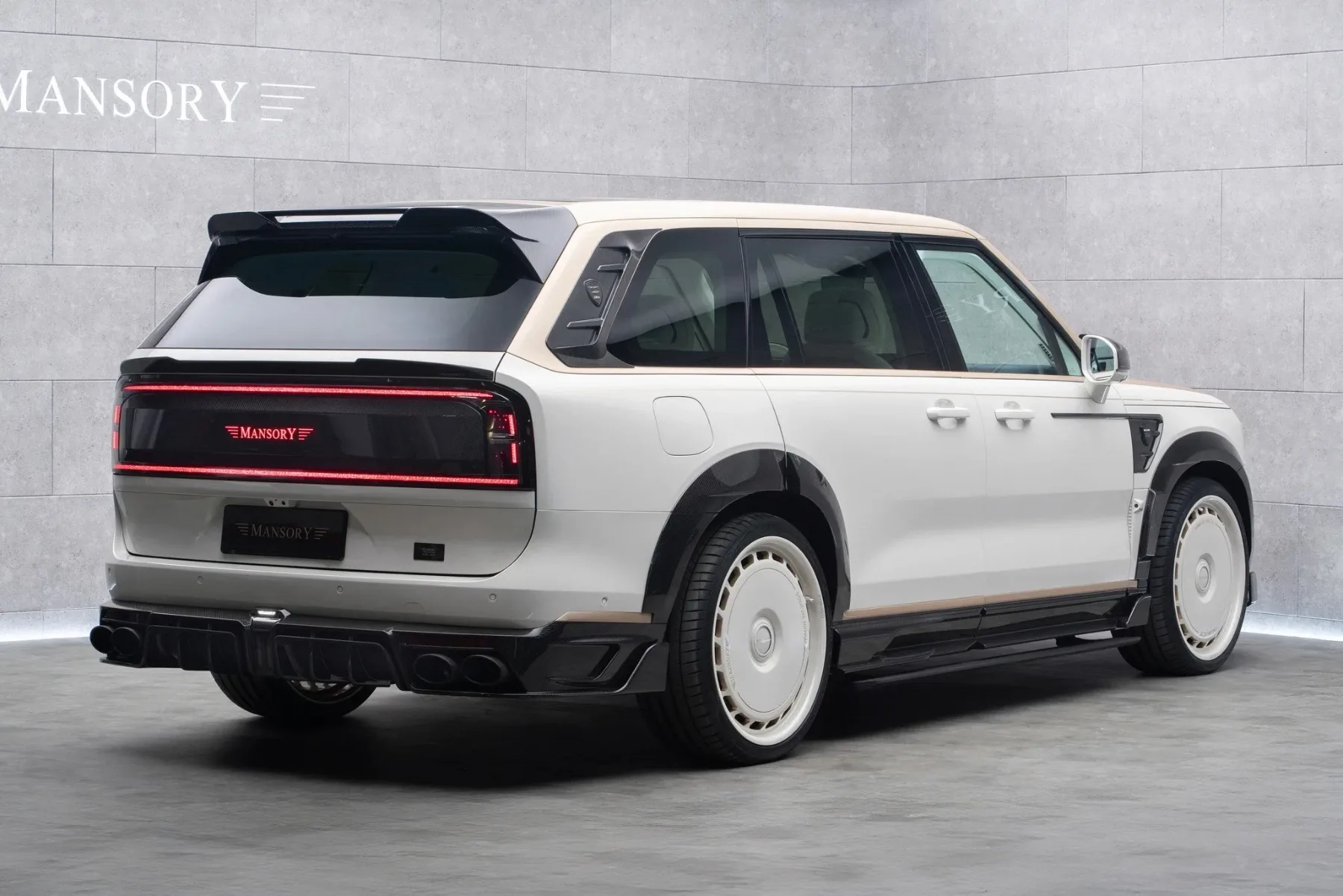 Mansory Zeekr 9X Widebody: Ko kitajski SUV dobi 1.381 “konjev” in ekstravagantno karbonsko preobleko