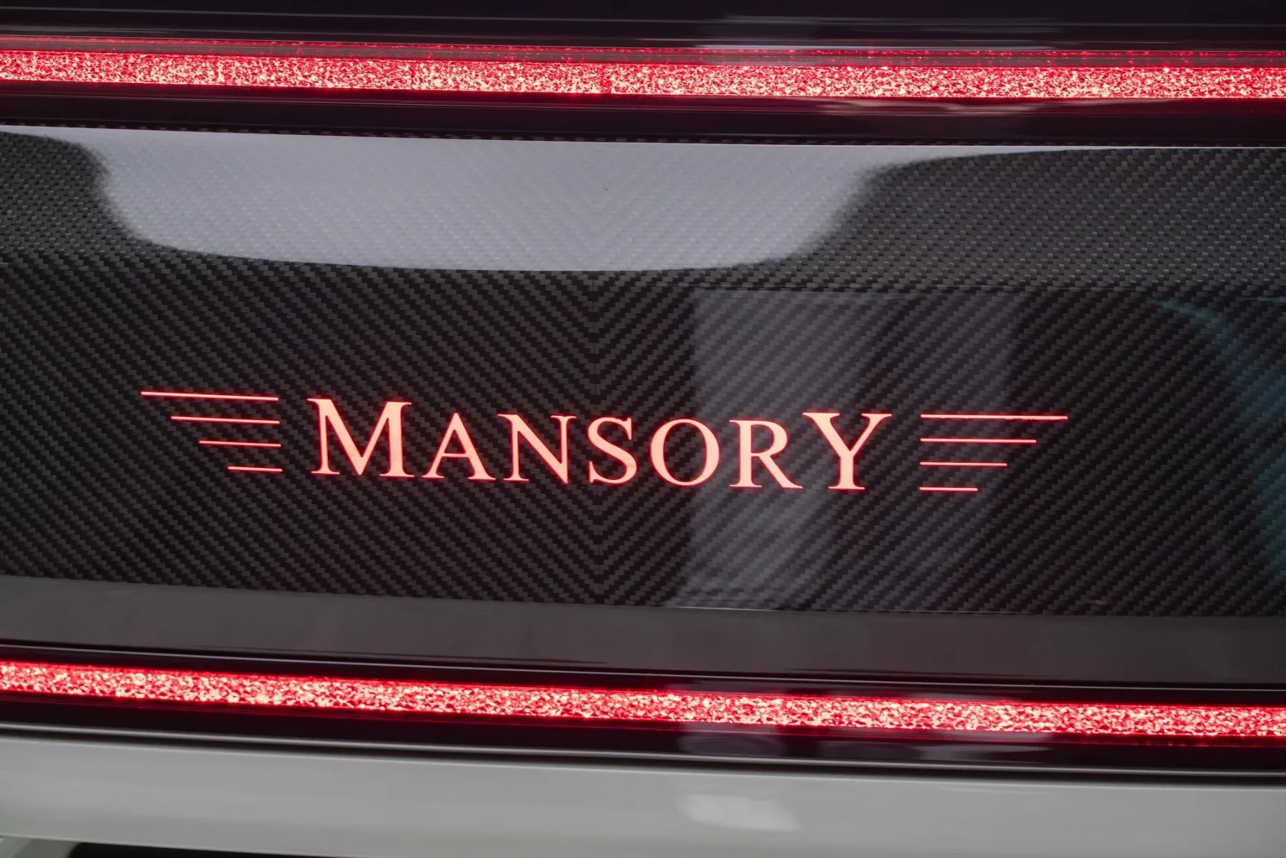 Mansory Zeekr 9X Widebody: Ko kitajski SUV dobi 1.381 “konjev” in ekstravagantno karbonsko preobleko