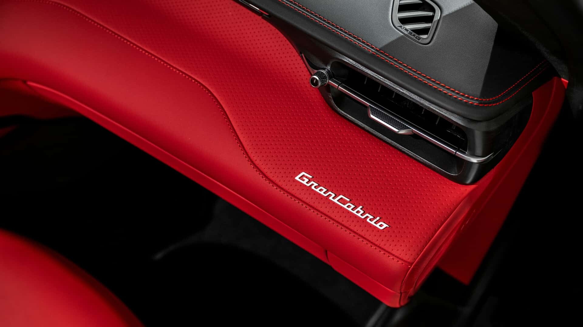 Maserati GranCabrio 2024: je vrhunec elegance brez strehe
