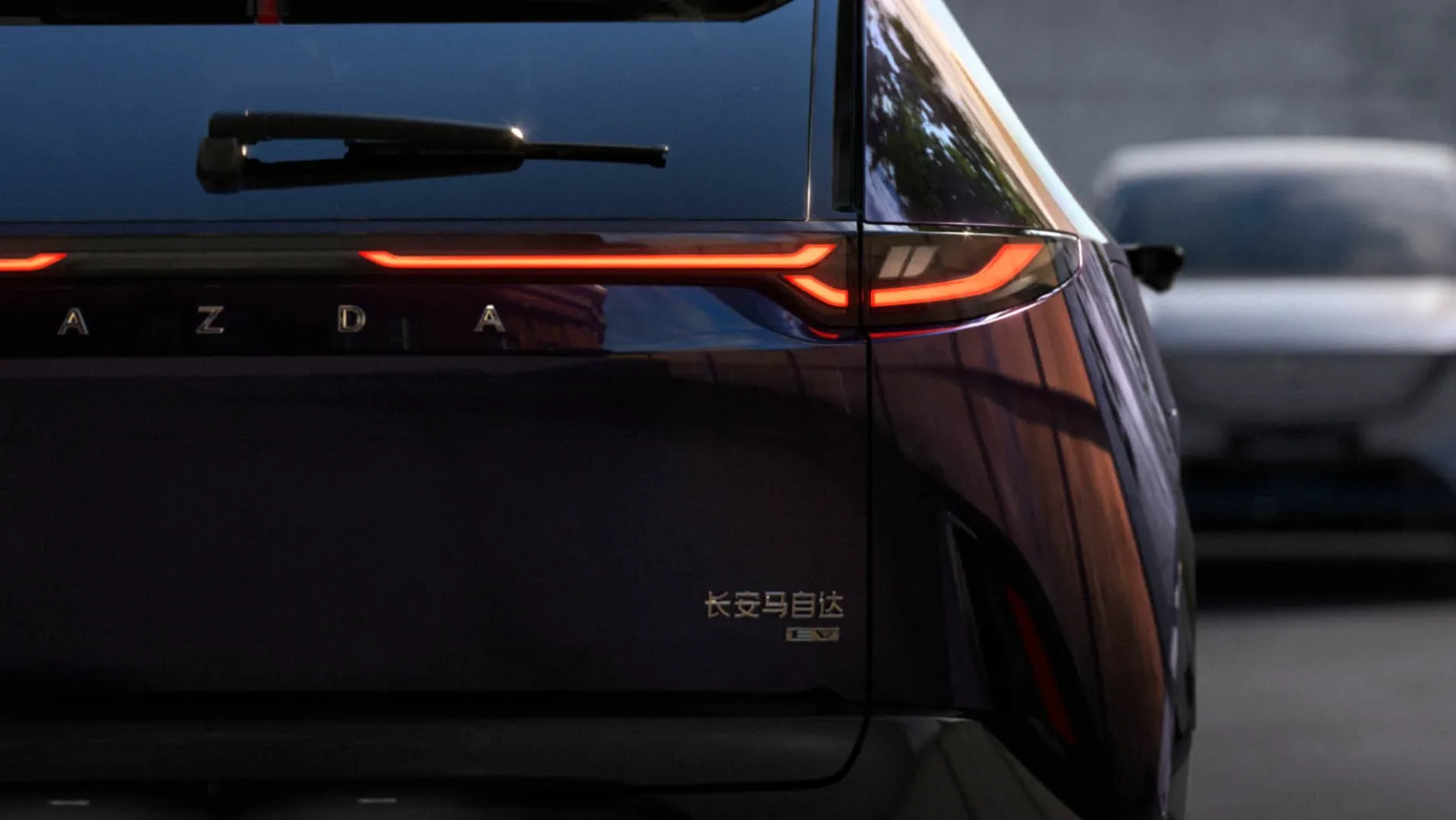 Mazda CX-6e – Ko elektrika postane čustvena: SUV, ki vam požene tok po žilah