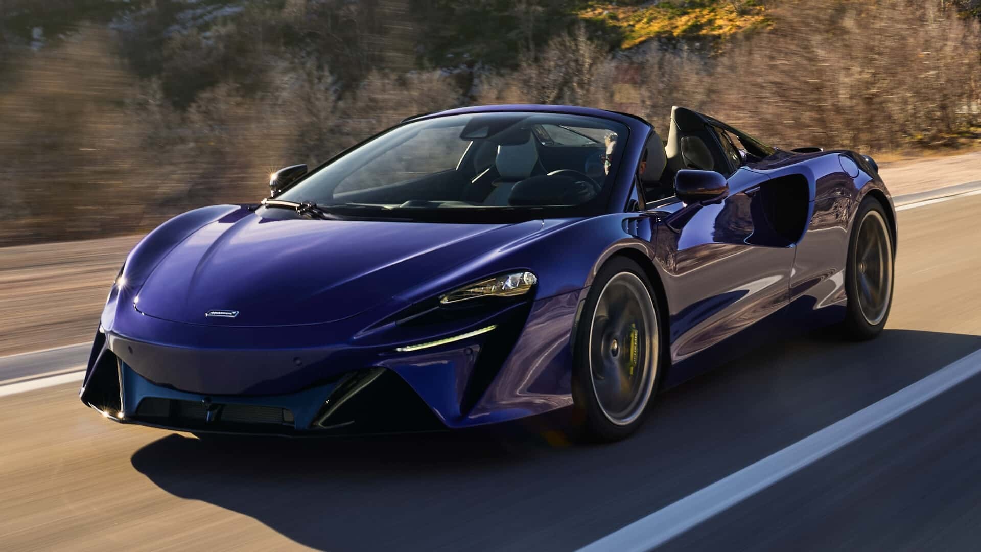 McLaren Artura Spider 2025: Hibridna moč in estetika brez omejitev