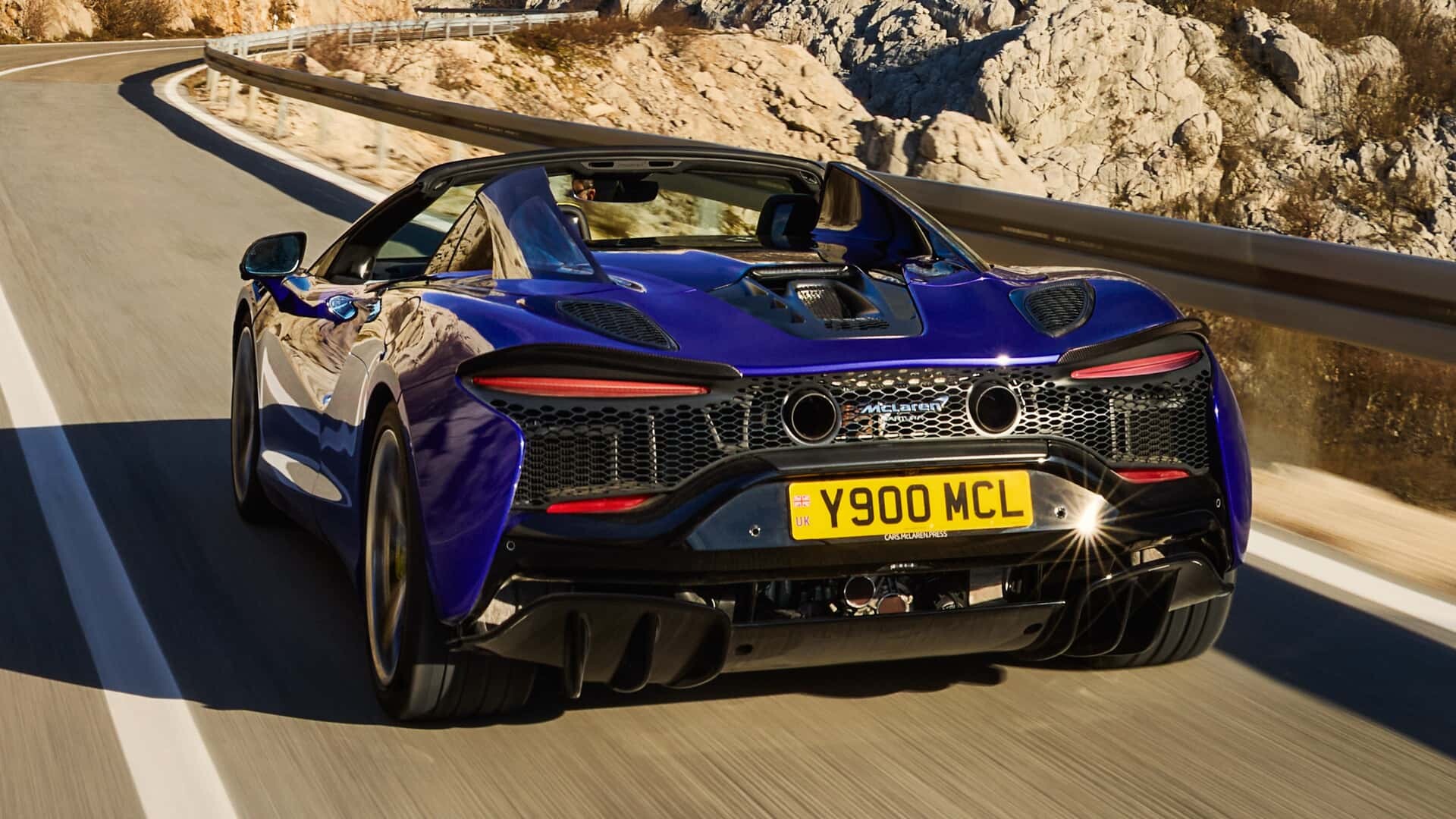 McLaren Artura Spider 2025: Hibridna moč in estetika brez omejitev