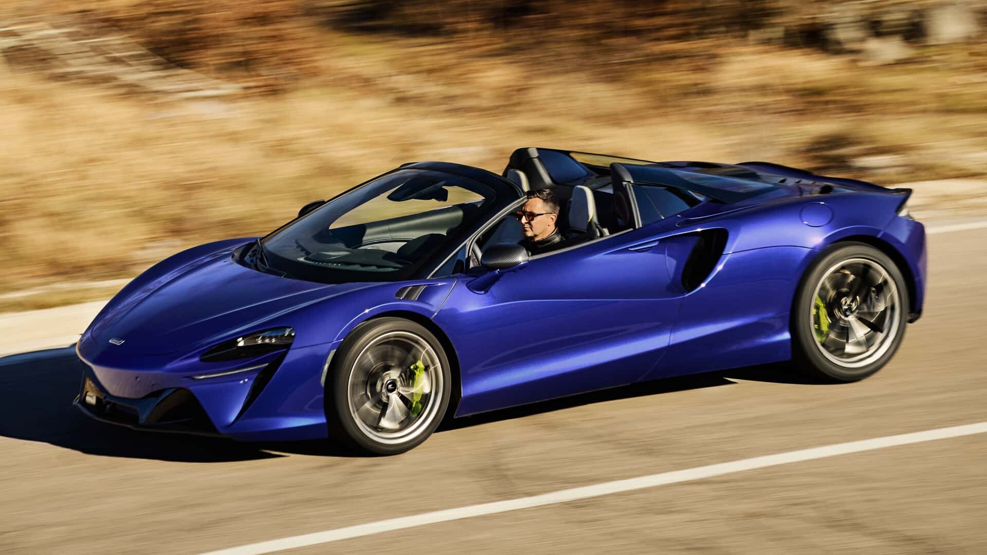 McLaren Artura Spider 2025: Hibridna moč in estetika brez omejitev