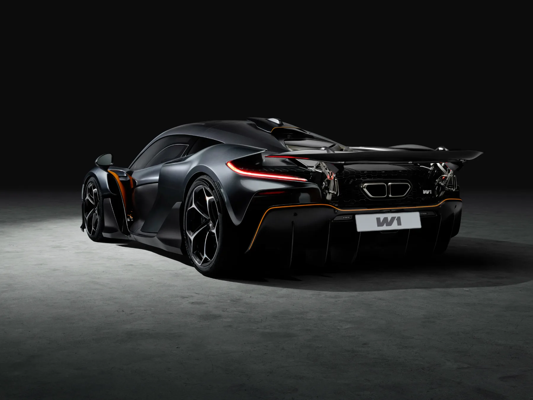 McLaren W1: predstavlja nov standard med superavtomobili ima 1.275 konjskih moči