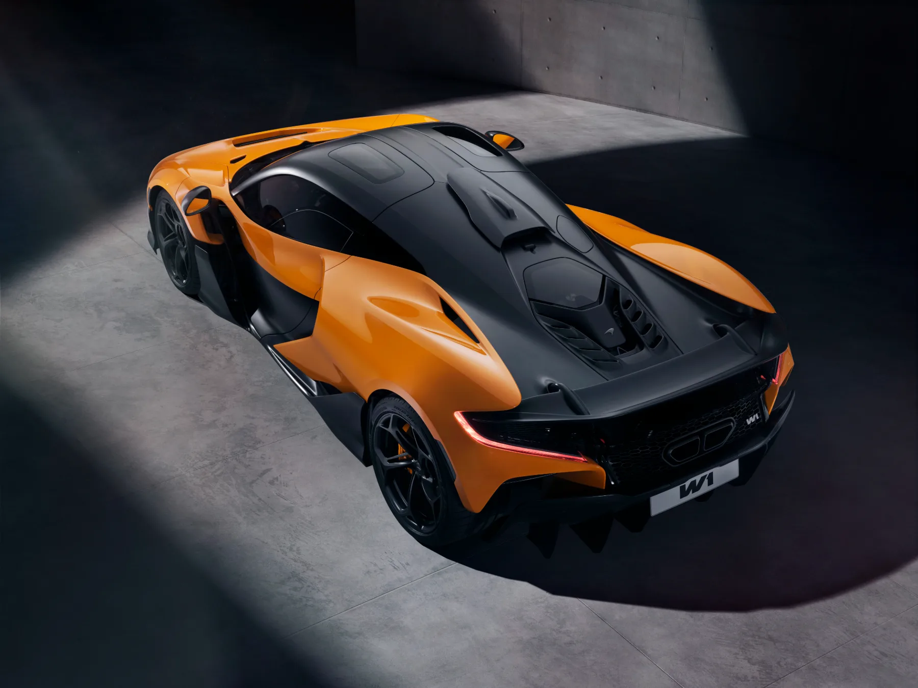 McLaren W1: predstavlja nov standard med superavtomobili ima 1.275 konjskih moči