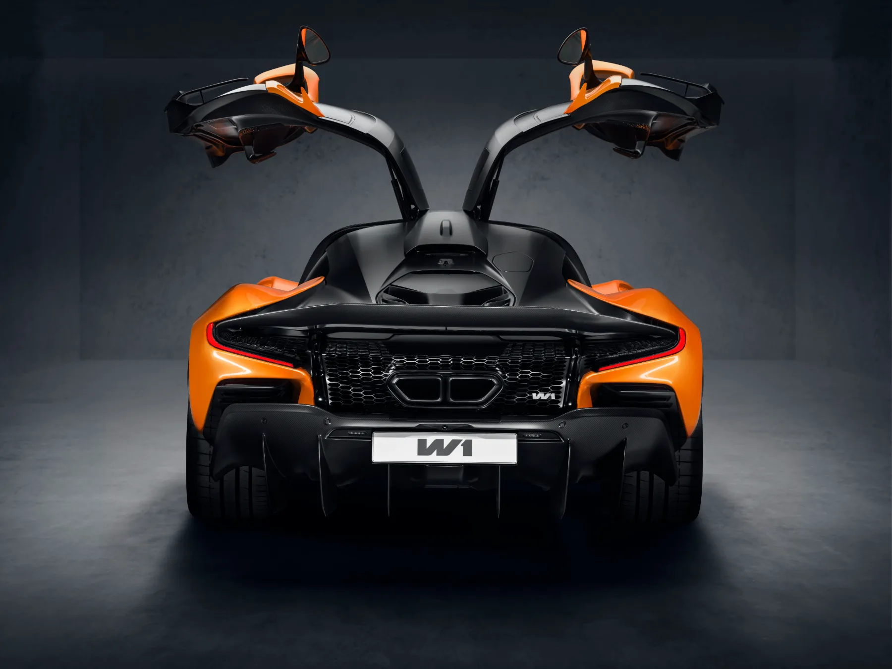 McLaren W1: predstavlja nov standard med superavtomobili ima 1.275 konjskih moči