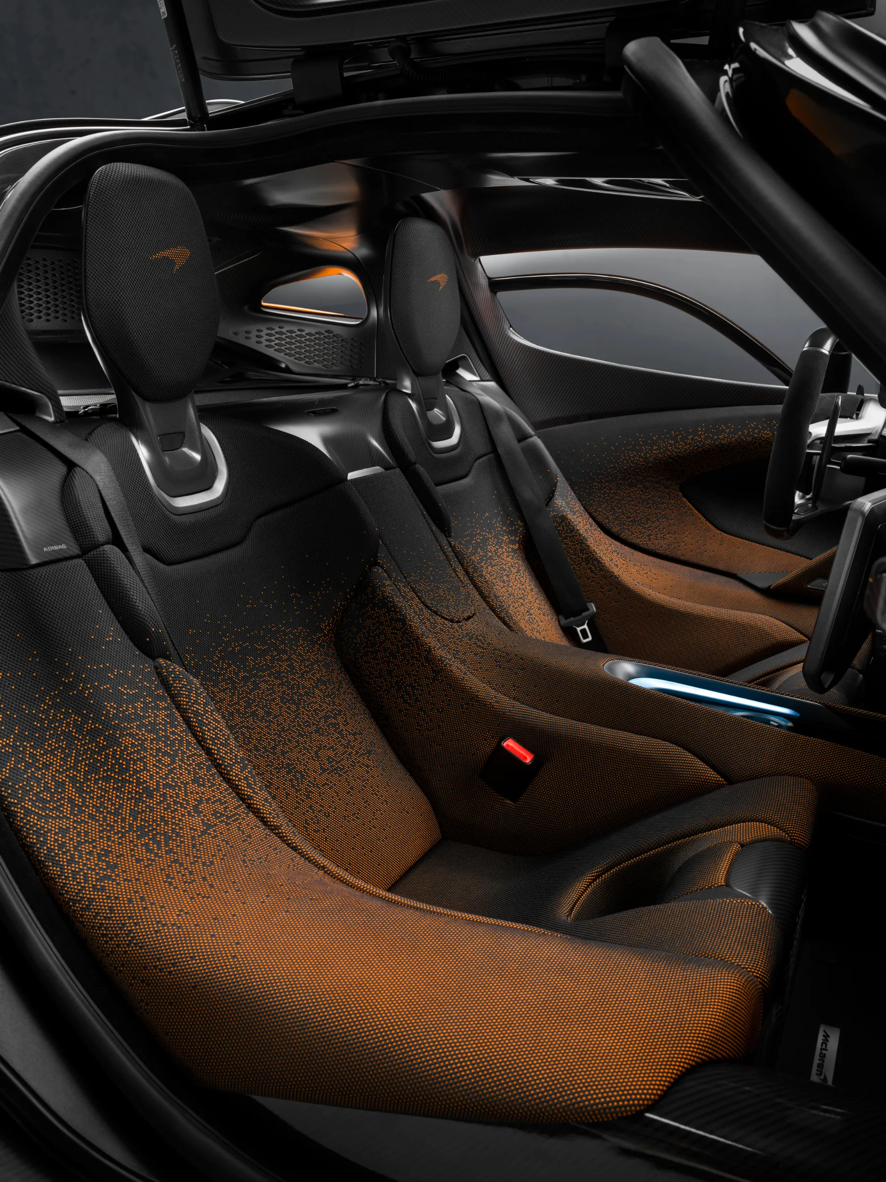 McLaren W1: predstavlja nov standard med superavtomobili ima 1.275 konjskih moči