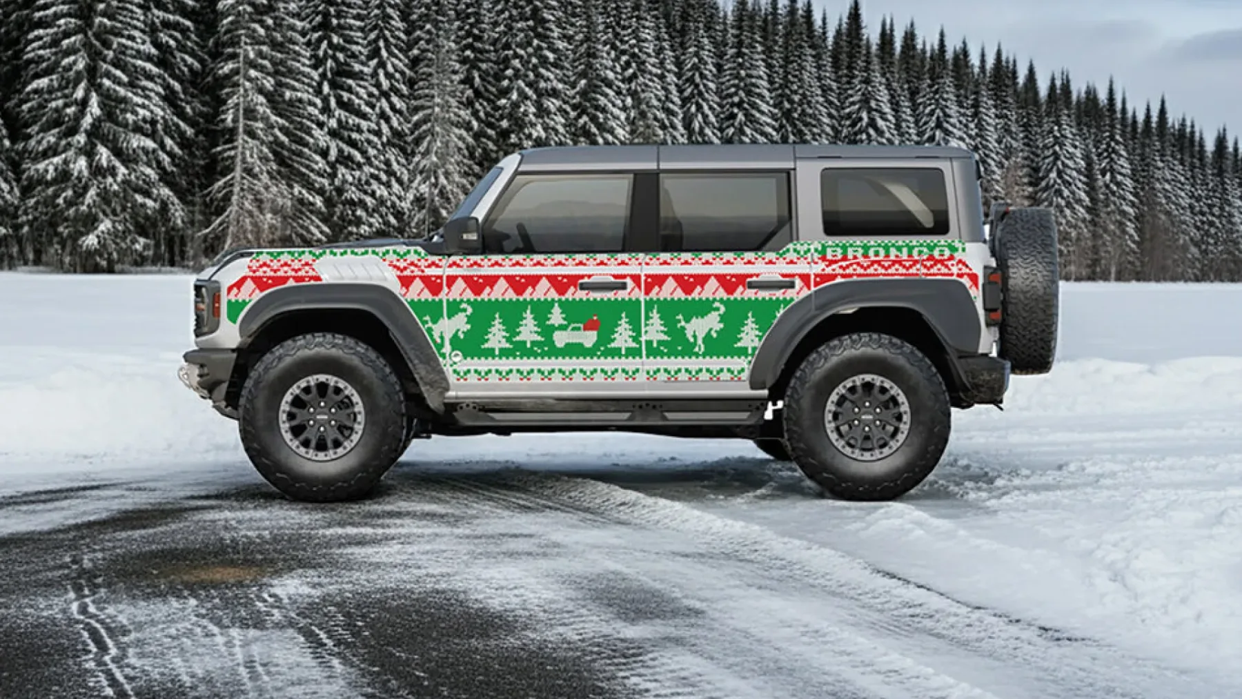 Mek Magnet “Ugly Sweater”: Ko vaš Jeep Wrangler ali Ford Bronco oblečeta najbolj “kul” božični pulover
