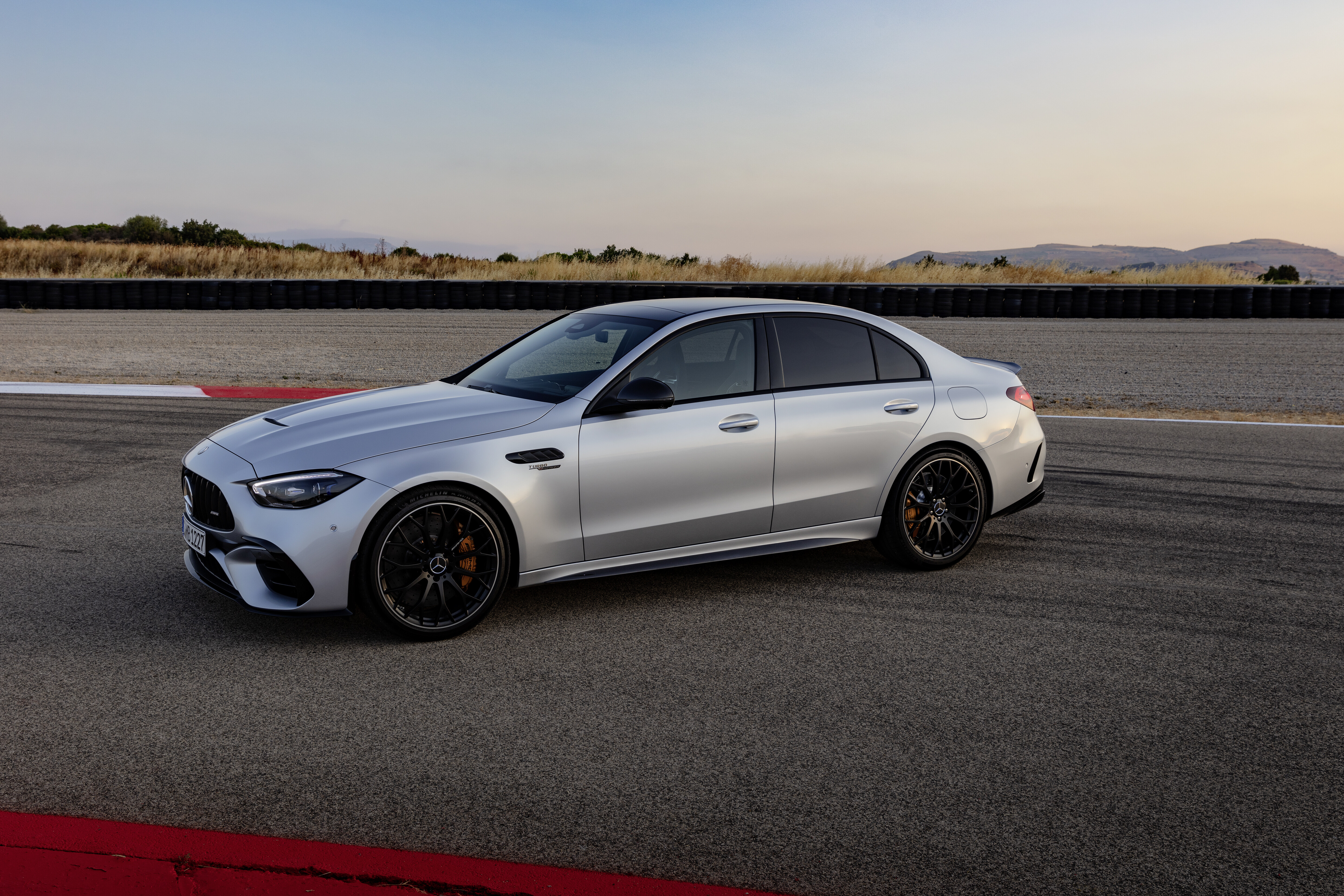 Mercedes-AMG C 63 SE Performance: je najbolj divji hibrid vseh časov