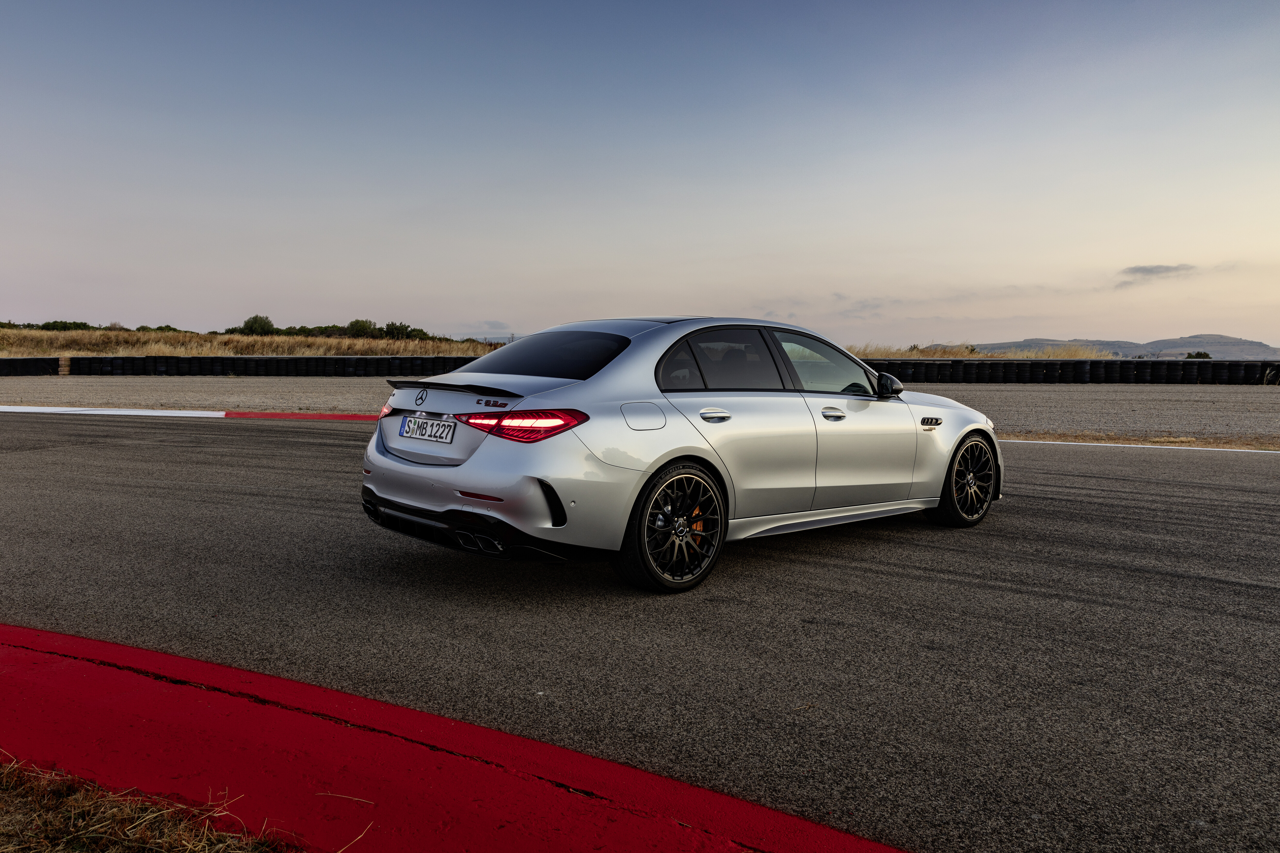 Mercedes-AMG C 63 SE Performance: je najbolj divji hibrid vseh časov