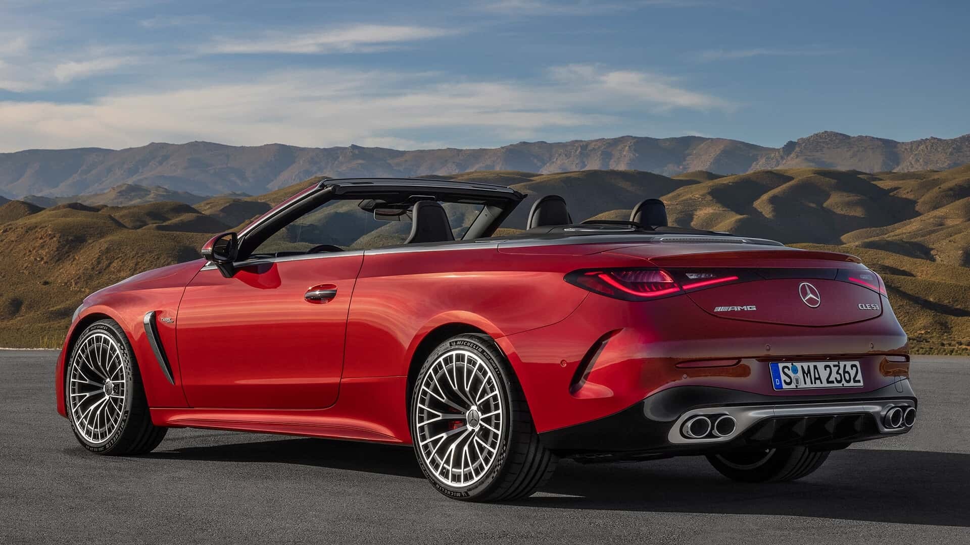 Mercedes-AMG CLE53 Cabriolet 2025: le 20 sekund do svobode