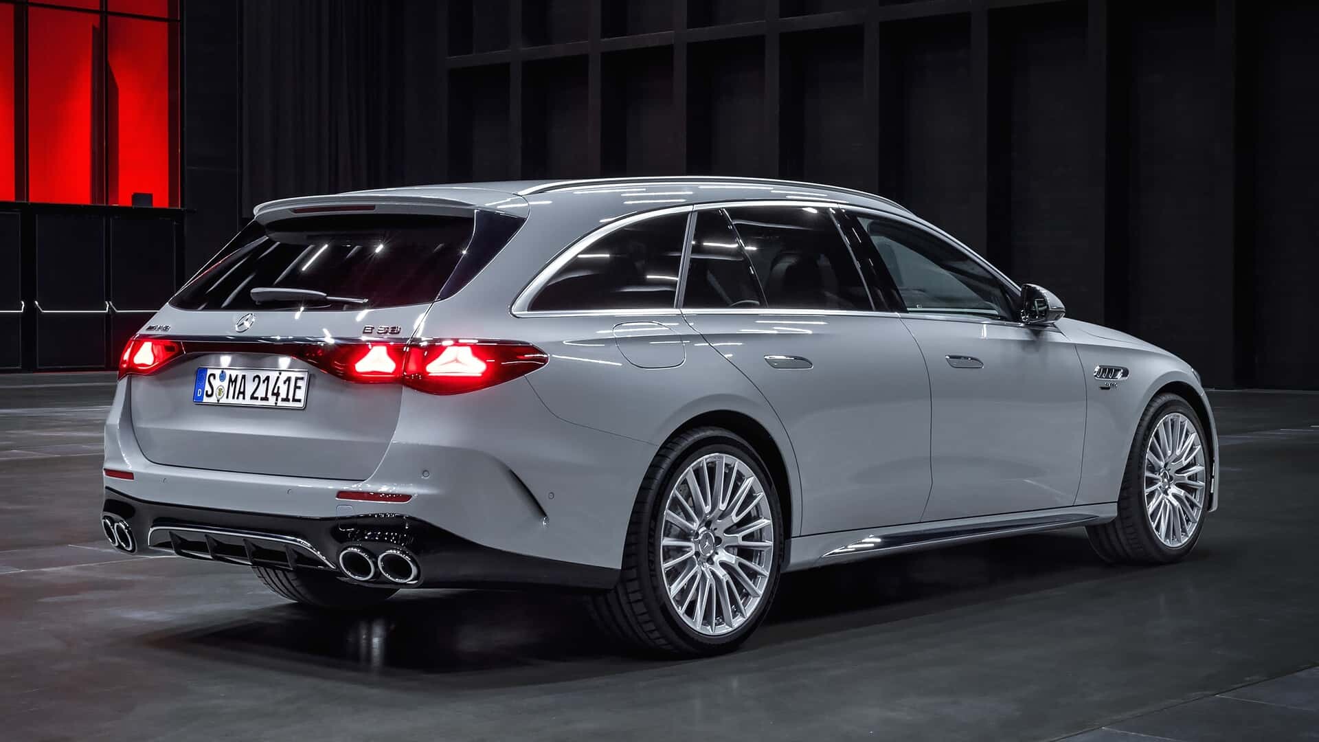 Mercedes-AMG E53: hibridna zverina z 603 KM – elektrika ji doda mišice