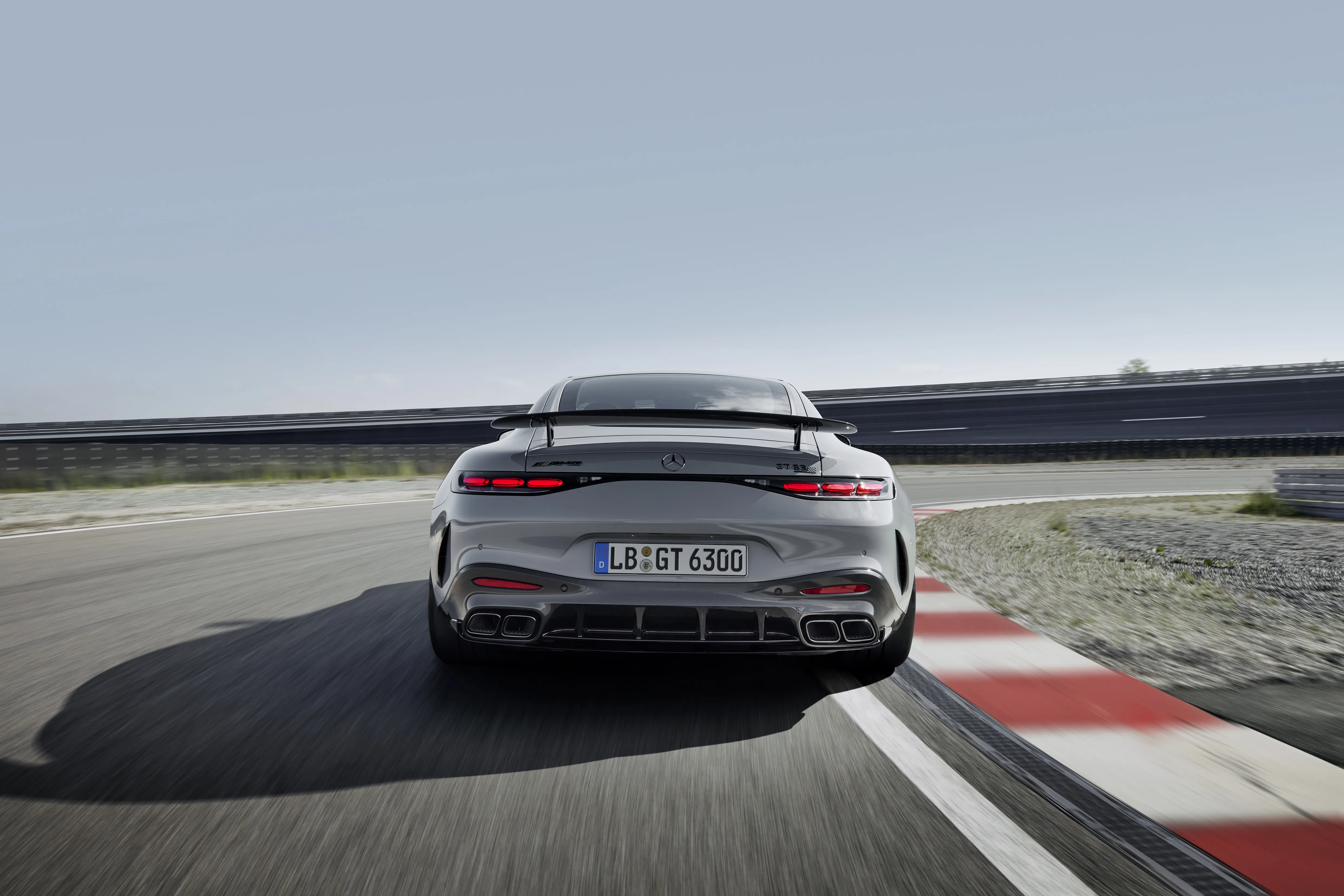 MERCEDES-AMG GT 63 PRO 4MATIC+ COUPÉ: moč, hitrost in luksuz v enem