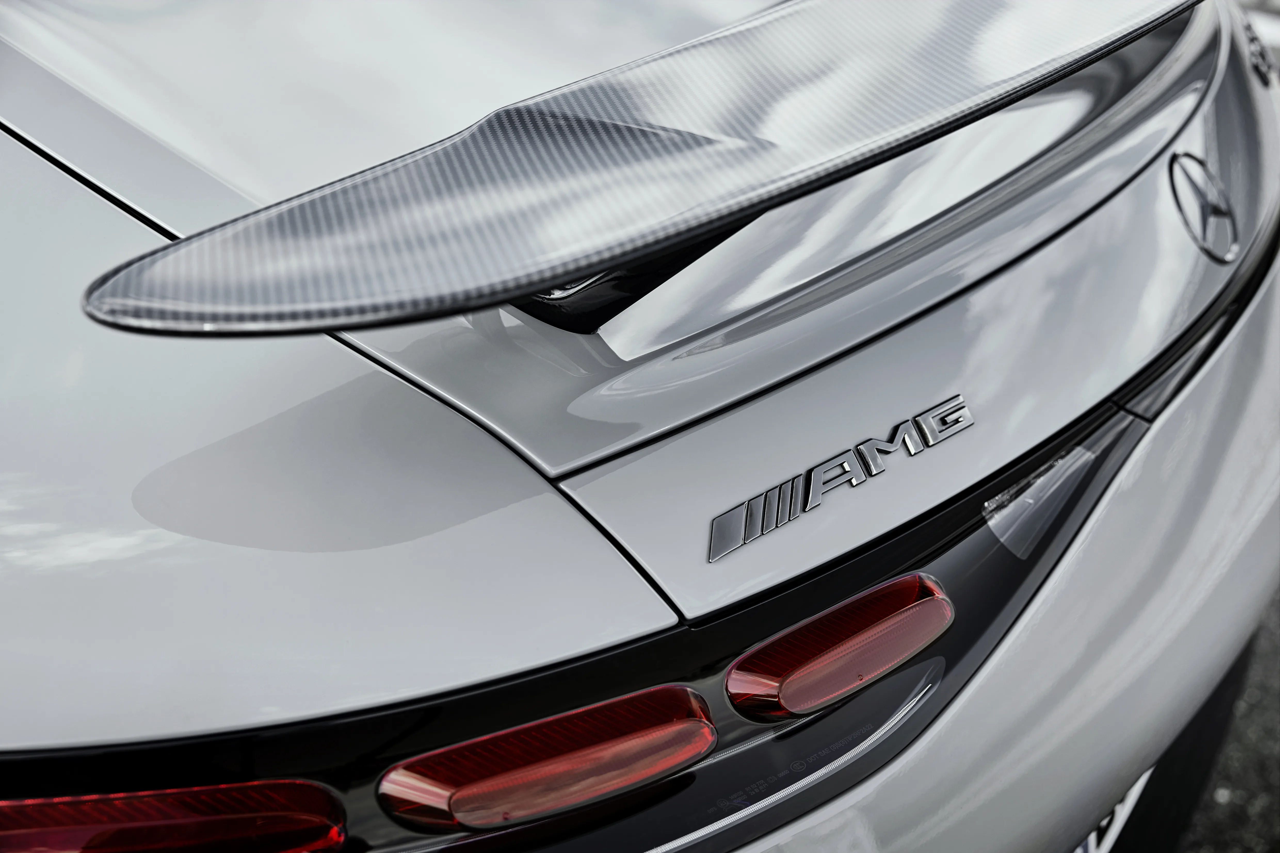 MERCEDES-AMG GT 63 PRO 4MATIC+ COUPÉ: moč, hitrost in luksuz v enem
