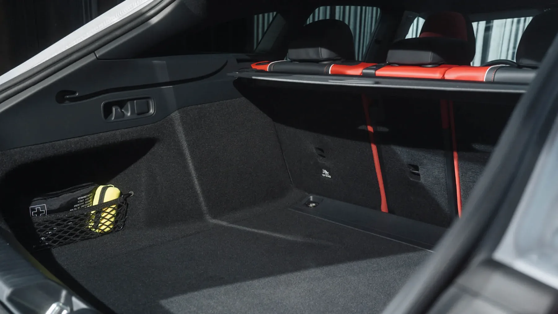 Mercedes-Benz CLA Shooting Brake (2026) – električni karavan z zvezdami v strehi in malo preveč svetlobne magije