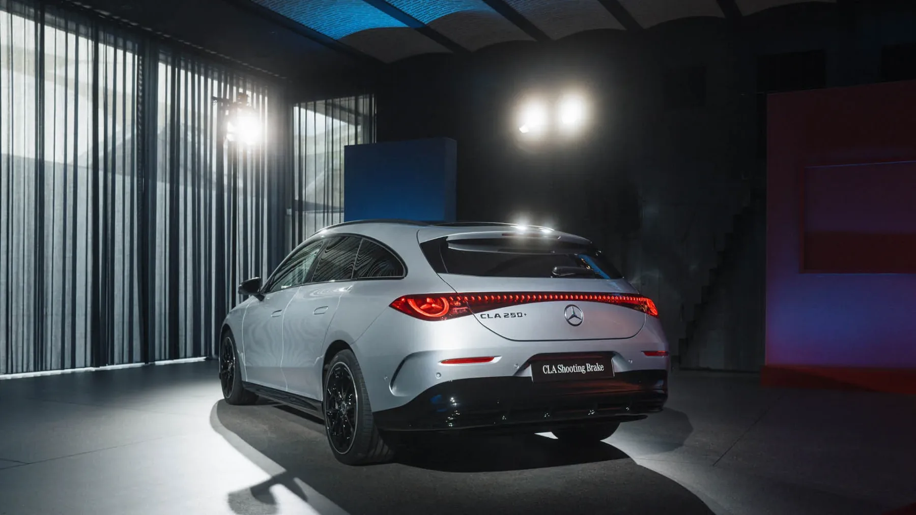 Mercedes-Benz CLA Shooting Brake (2026) – električni karavan z zvezdami v strehi in malo preveč svetlobne magije