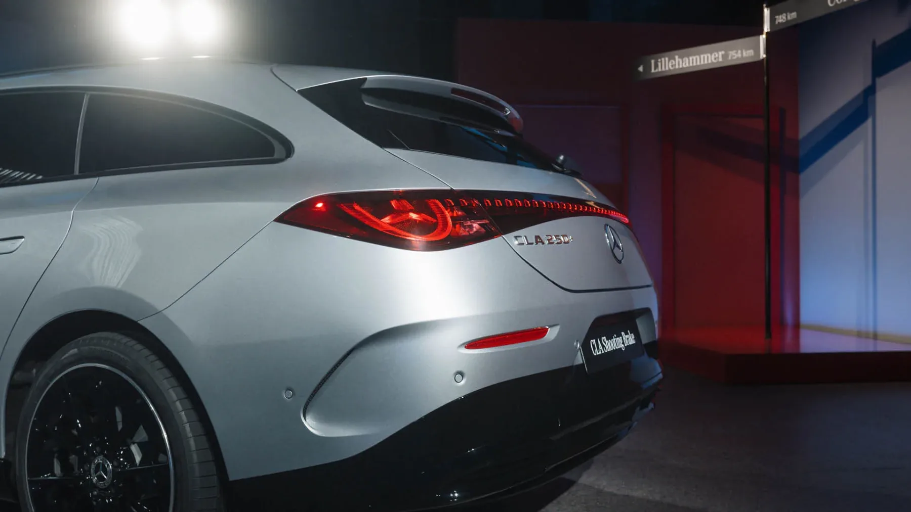 Mercedes-Benz CLA Shooting Brake (2026) – električni karavan z zvezdami v strehi in malo preveč svetlobne magije