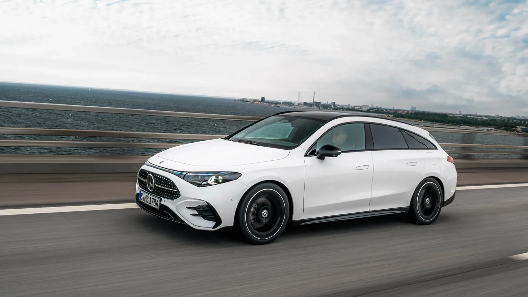 Mercedes-Benz CLA Shooting Brake (2026) – električni karavan z zvezdami v strehi in malo preveč svetlobne magije