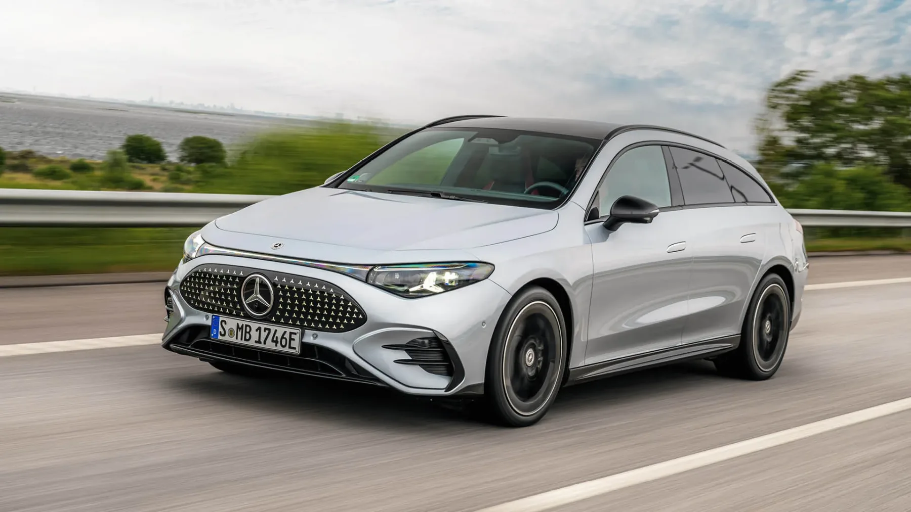 Mercedes-Benz CLA Shooting Brake (2026) – električni karavan z zvezdami v strehi in malo preveč svetlobne magije