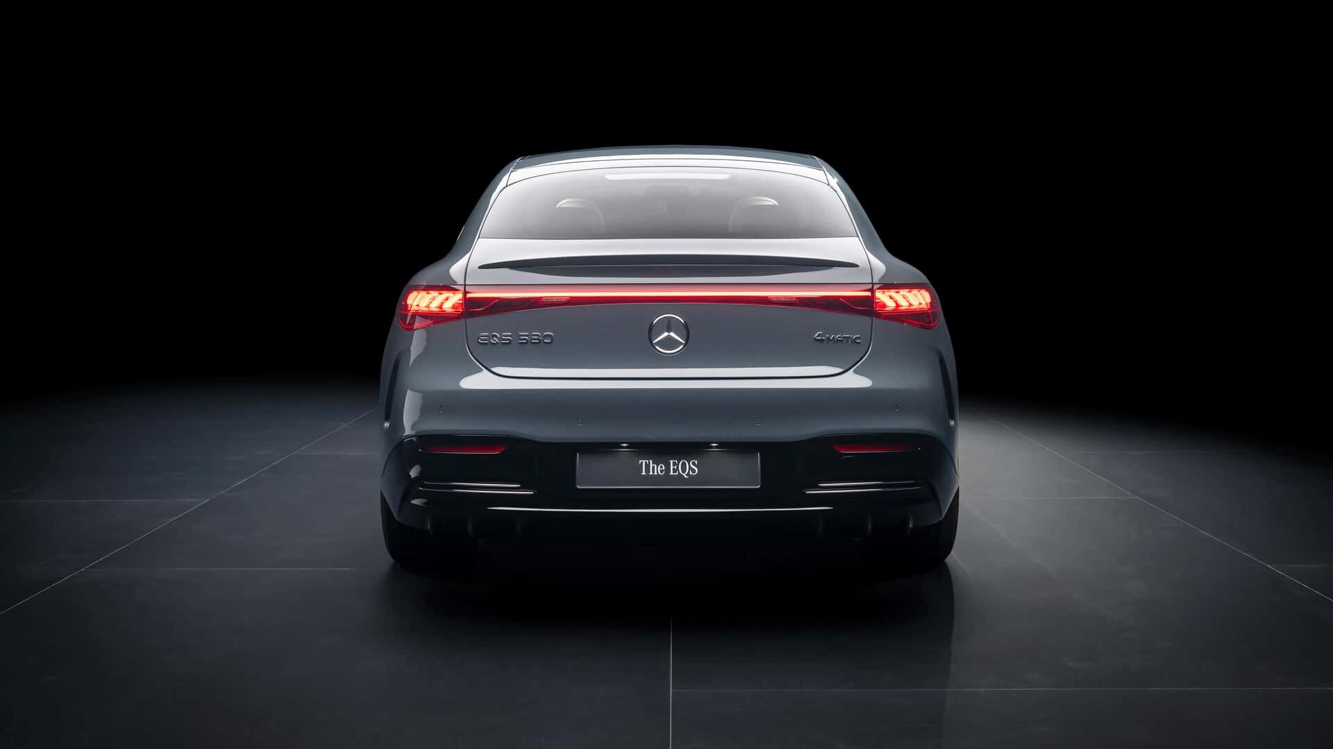 Mercedes-Benz EQS 2025: posodobljen električni luksuz