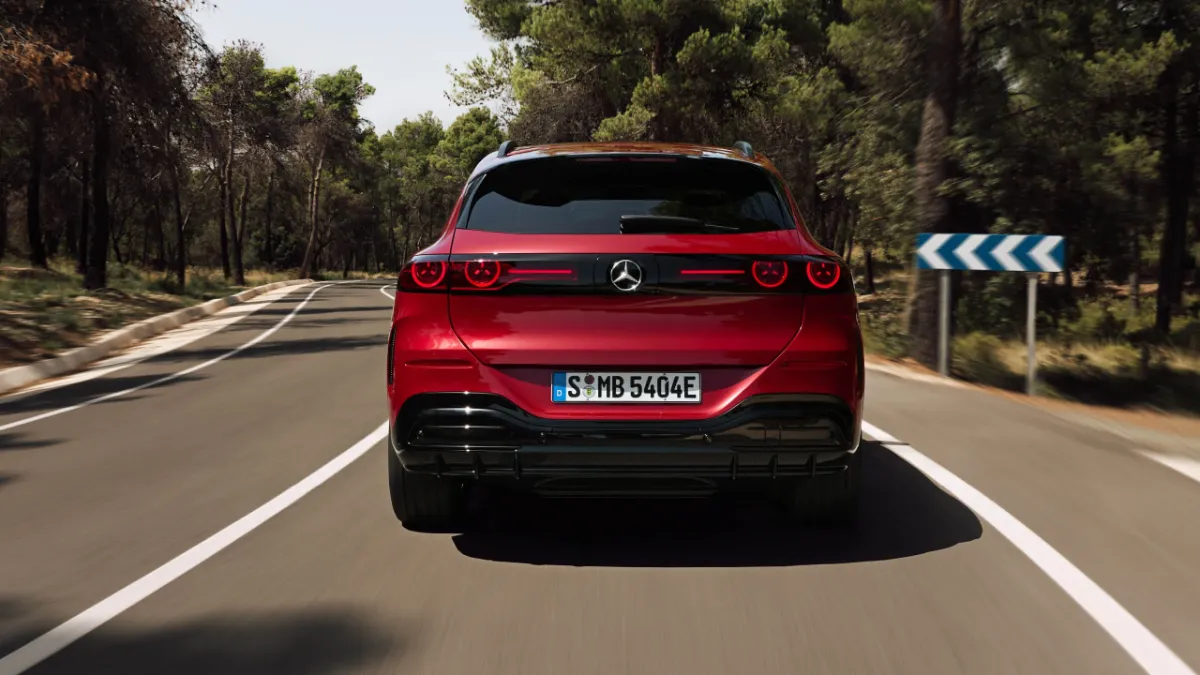 Mercedes‑Benz GLC z EQ tehnologijo 2025