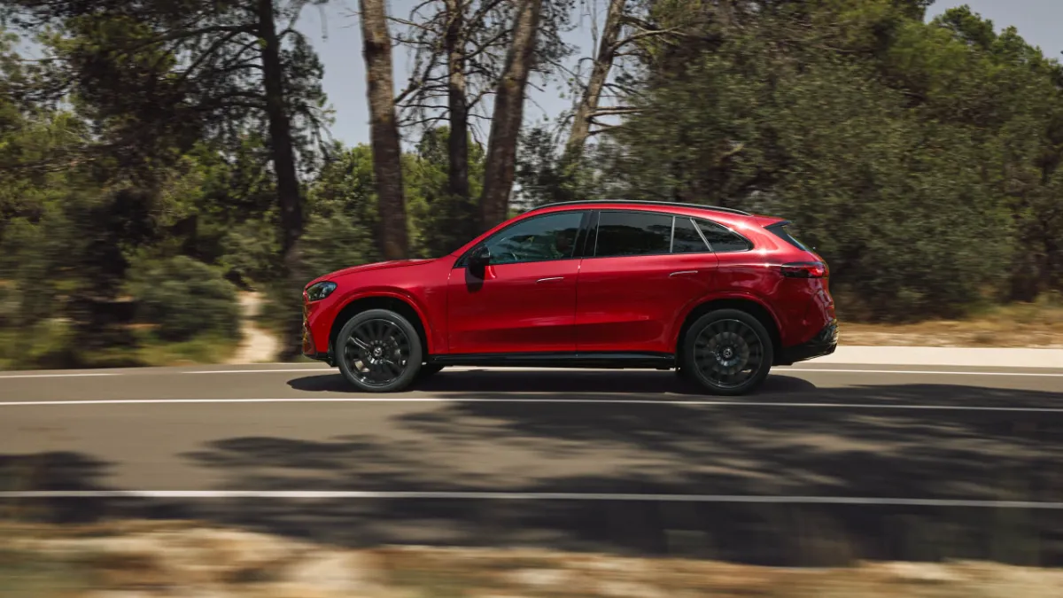 Mercedes‑Benz GLC z EQ tehnologijo 2025