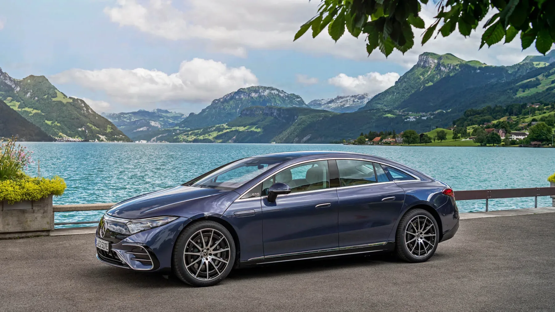 Mercedes EQS: “10 let prezgodaj” ali preprosto preveč podoben žele bombonu?