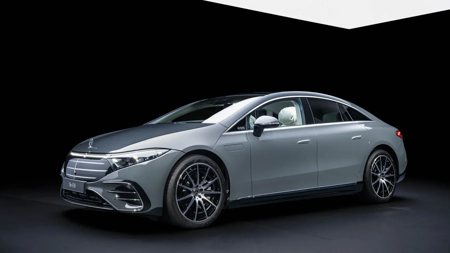 Mercedes EQS: “10 let prezgodaj” ali preprosto preveč podoben žele bombonu?