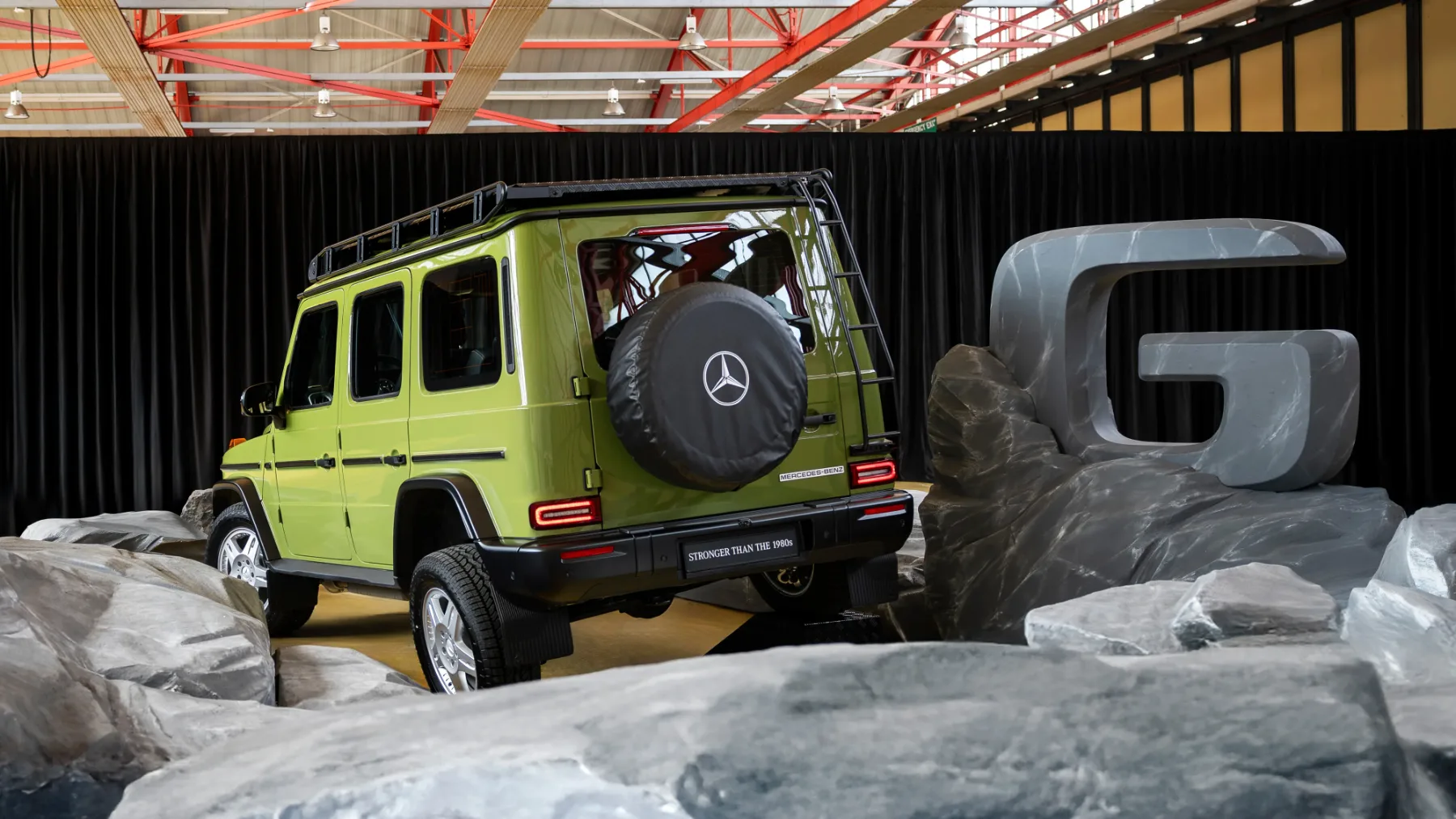 Mercedes G-Class STRONGER THAN THE 1980s: Retro zver v karirasti obleki, ki diši po nafti in nostalgiji