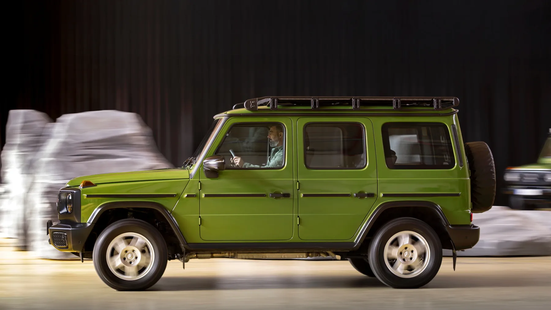 Mercedes G-Class STRONGER THAN THE 1980s: Retro zver v karirasti obleki, ki diši po nafti in nostalgiji
