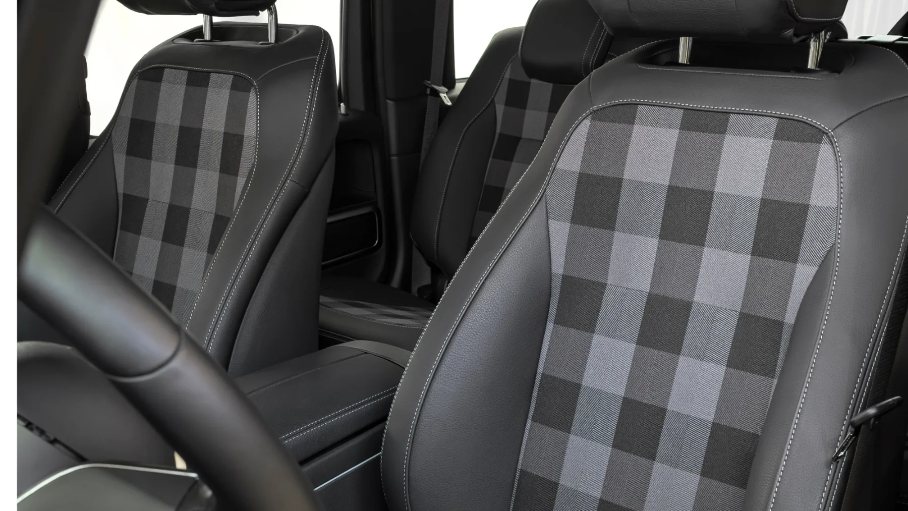 Mercedes G-Class STRONGER THAN THE 1980s: Retro zver v karirasti obleki, ki diši po nafti in nostalgiji
