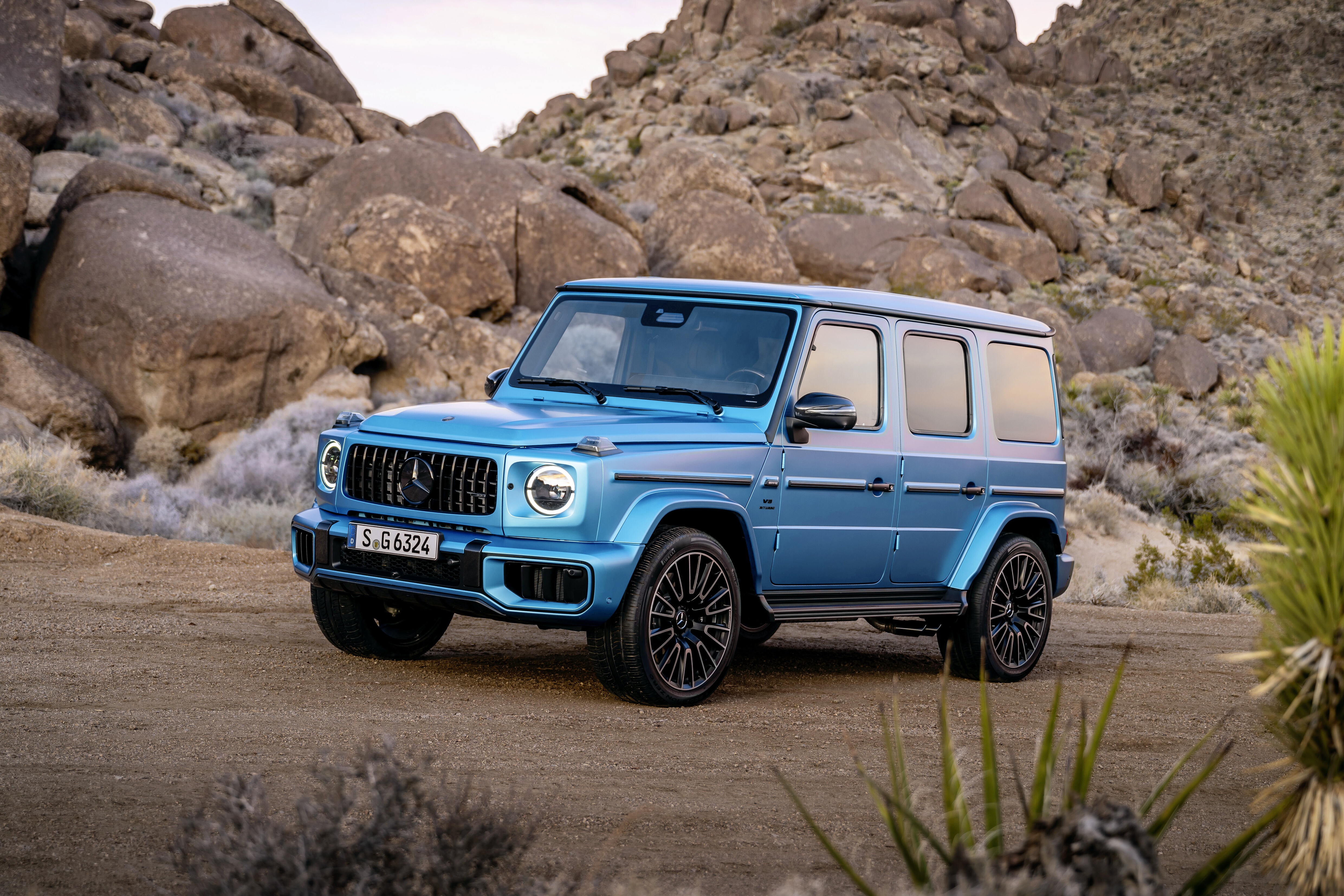 Mercedes G-Wagen 2025: avtomobilska ikona v hibridni preobleki