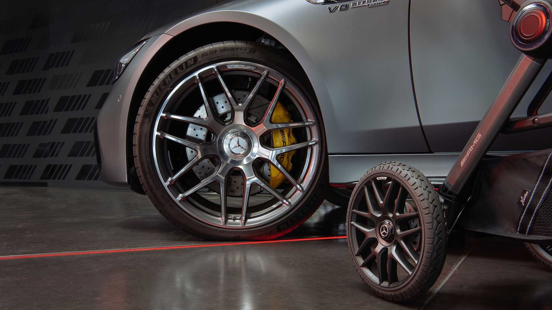 Mercedes in Hartan: voziček za najmlajše AMG navdušence