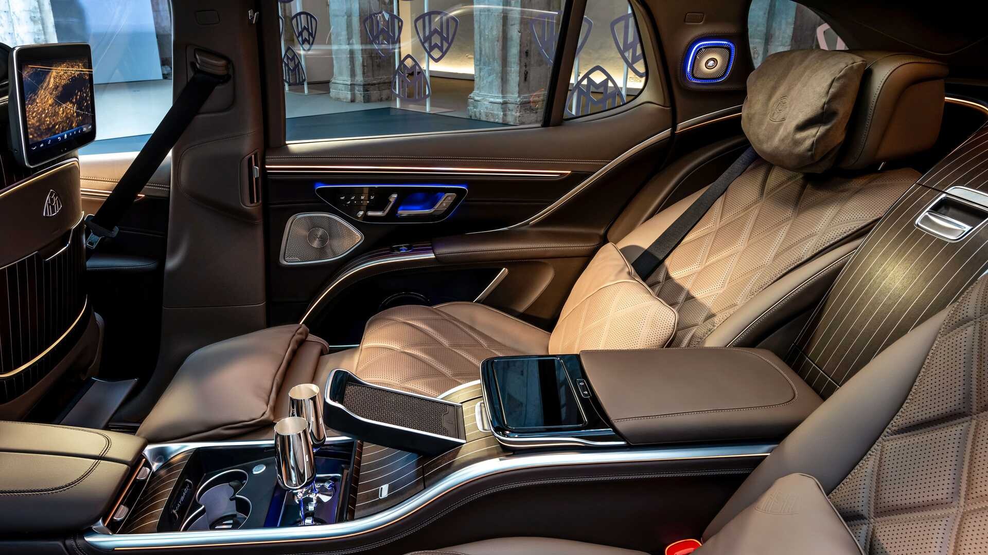 2024 Mercedes-Maybach EQS SUV; Foto: group-media.mercedes-benz.com