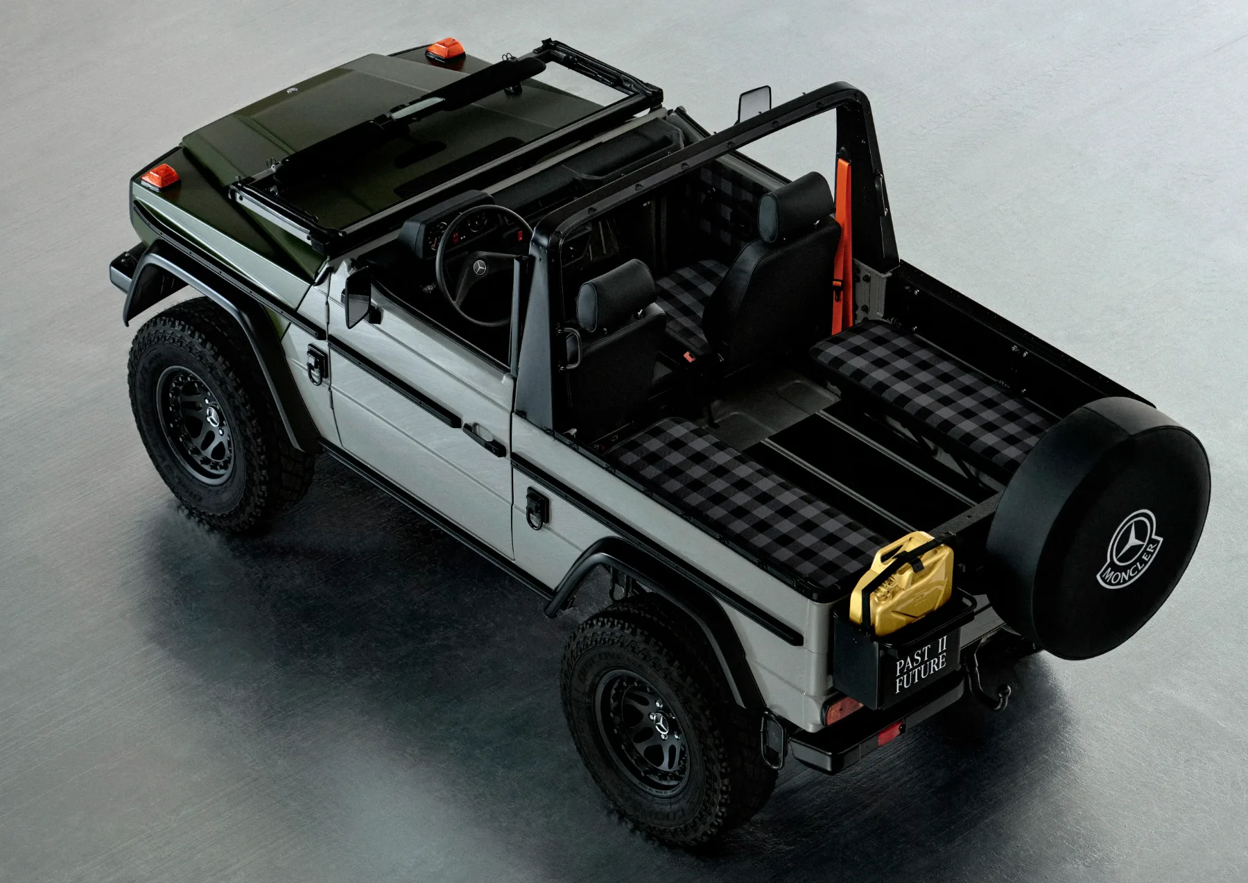 Mercedes X Moncler sta združila moči: nova omejena serija 20 ekskluzivnih vozil Mercedes X Moncler NIGO G-wagon