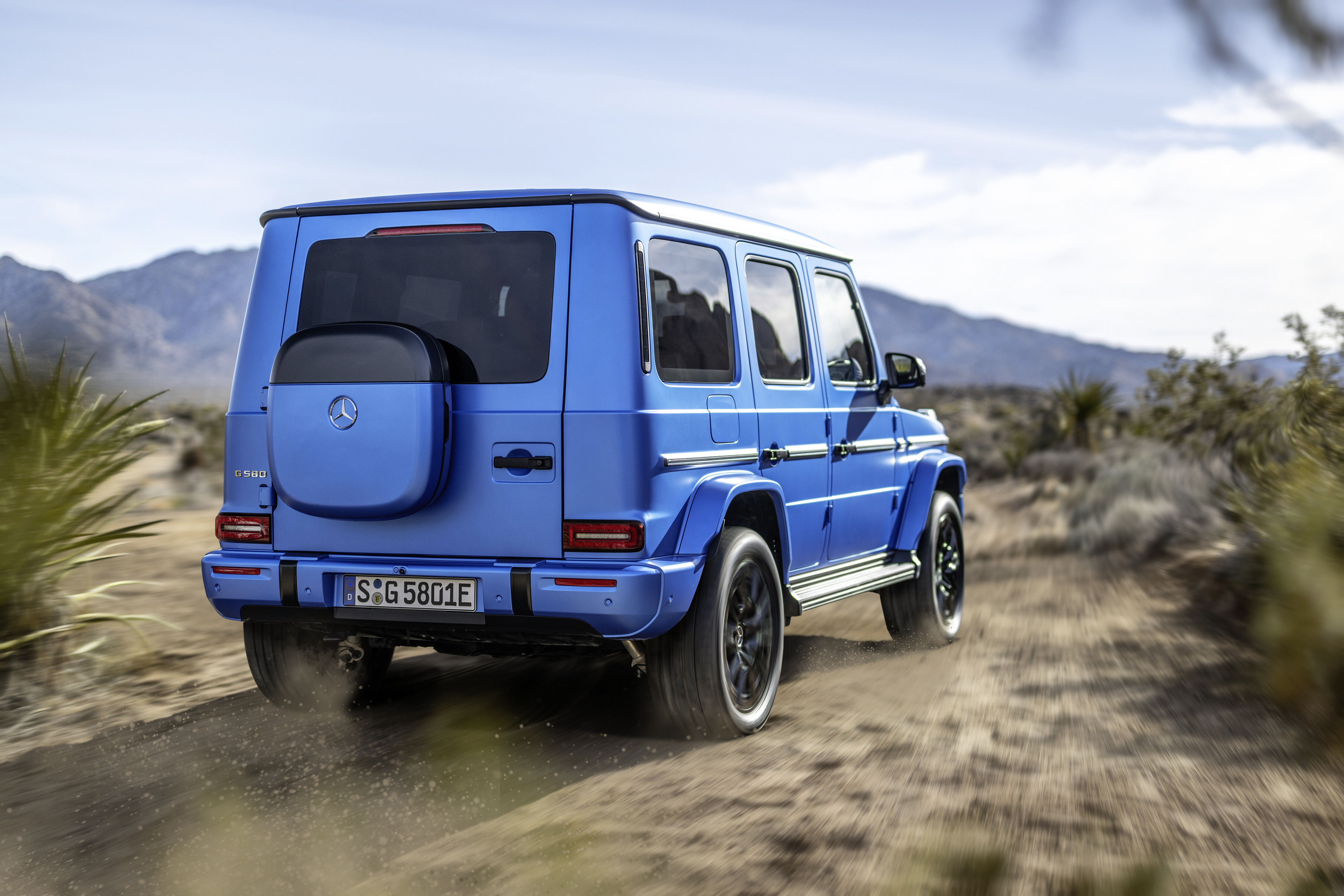 Mercedesov električni G-Wagen: Umetnost luksuza s pridihom blata, ki ne želi, da ga kličete EQG