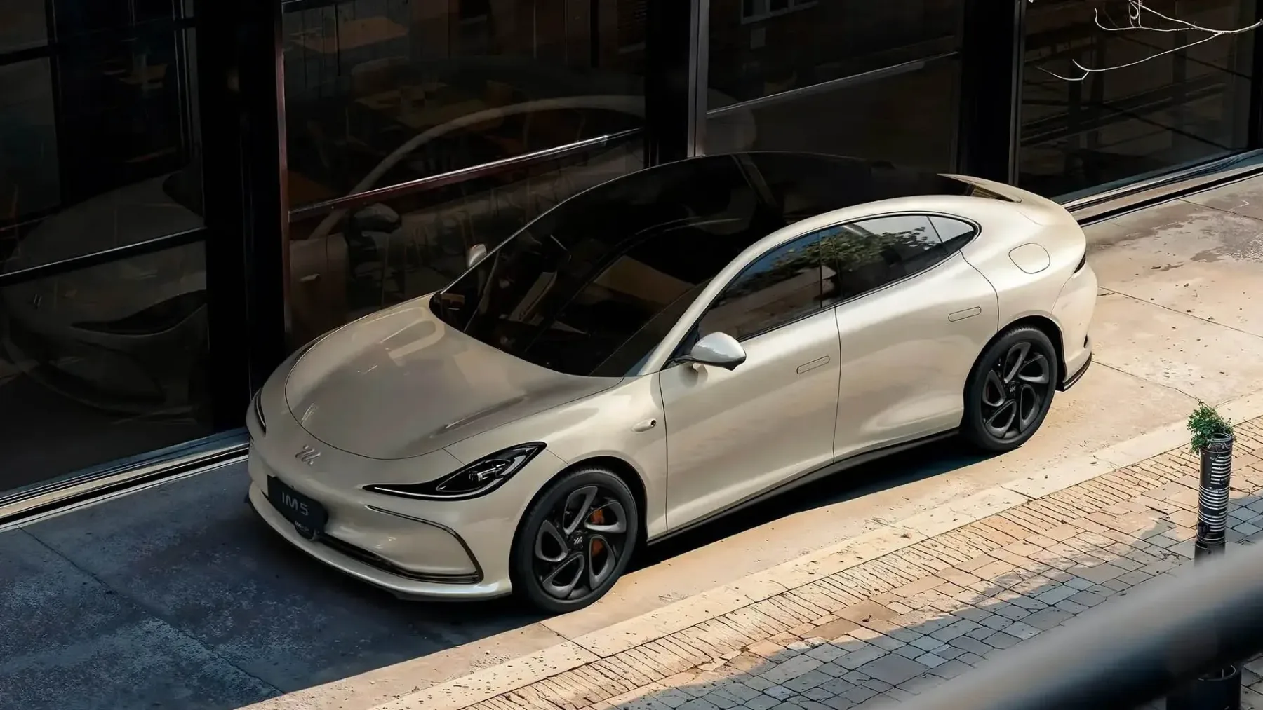 MG IM5 – električni GT, ki bo stresel Evropo hitreje, kot rečeš “Tesla”