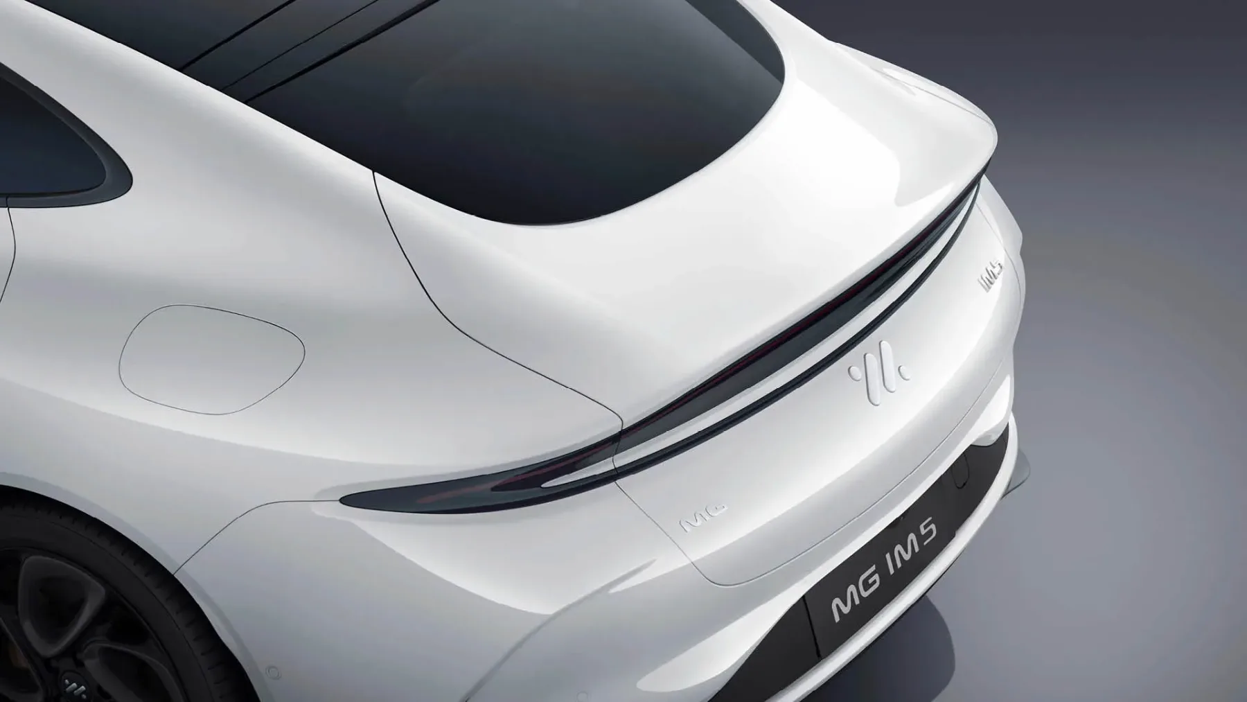 MG IM5 Performance: 742 PS, 17‑minutno polnjenje in 270 km/h – je to največ za vaš denar?