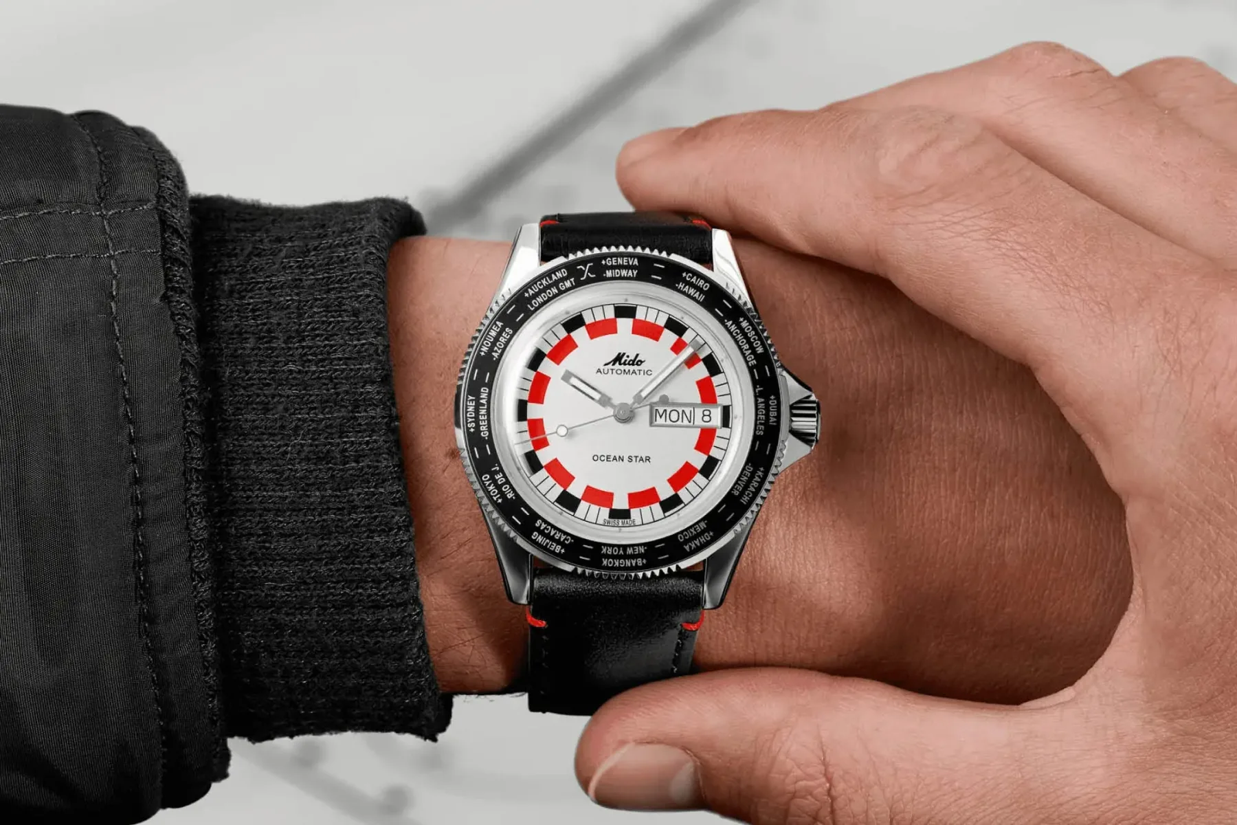 Mido Ocean Star Worldtimer – ena boljših pod 1000 €: Retro popolnost iz 70. let oživi sodobno svetovljansko roko