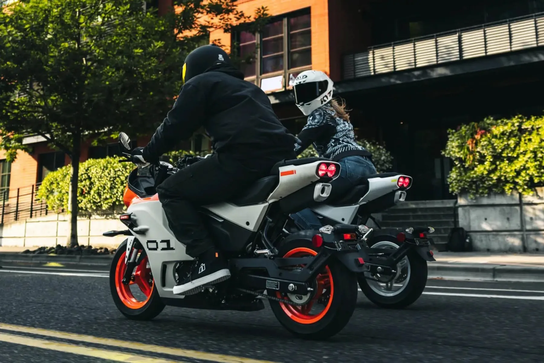 Mini café racer, ki te gleda z velikimi očmi: CFMOTO Papio SS 2026