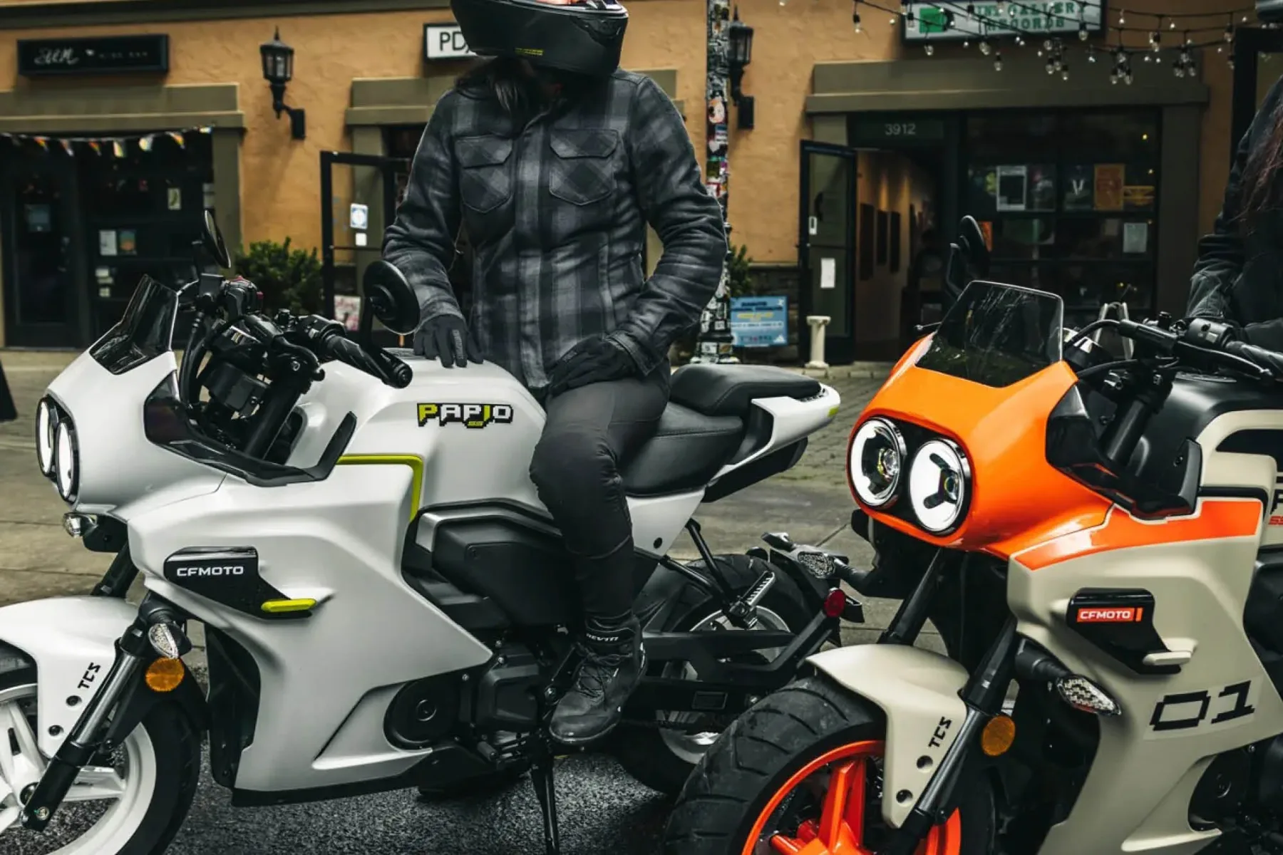 Mini café racer, ki te gleda z velikimi očmi: CFMOTO Papio SS 2026