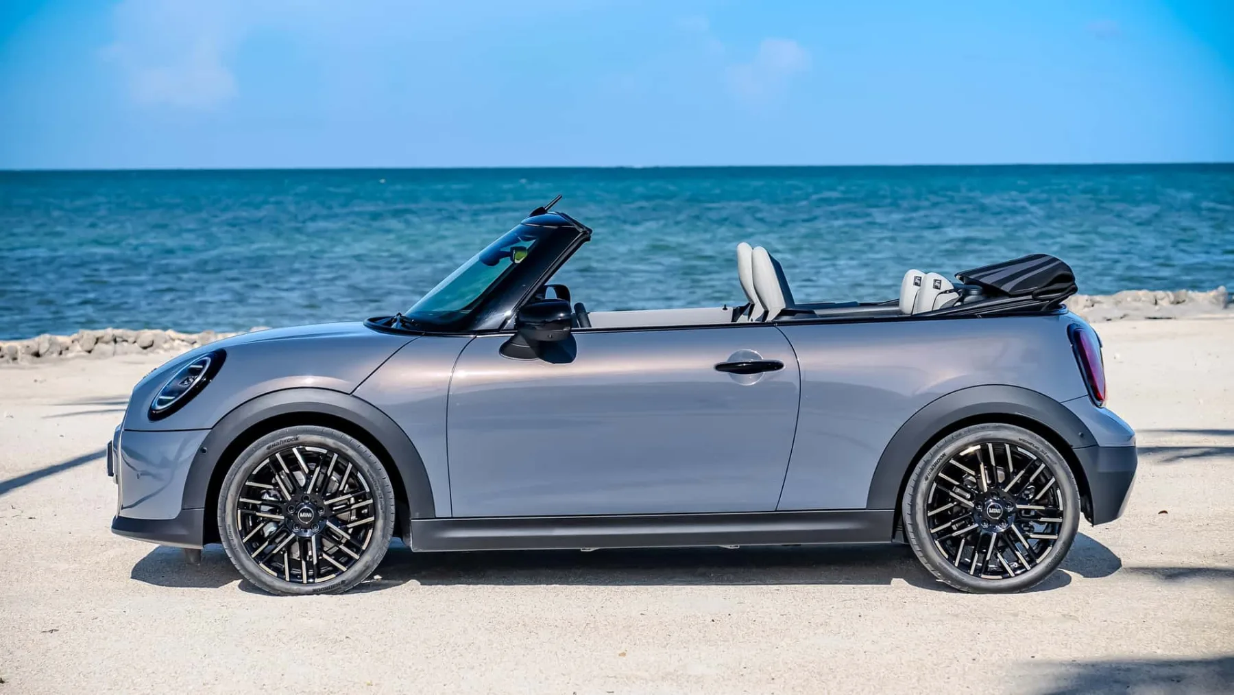 Mini Cooper Cabriolet 2024: oživitev kabrio klasike, ki postaja redkost
