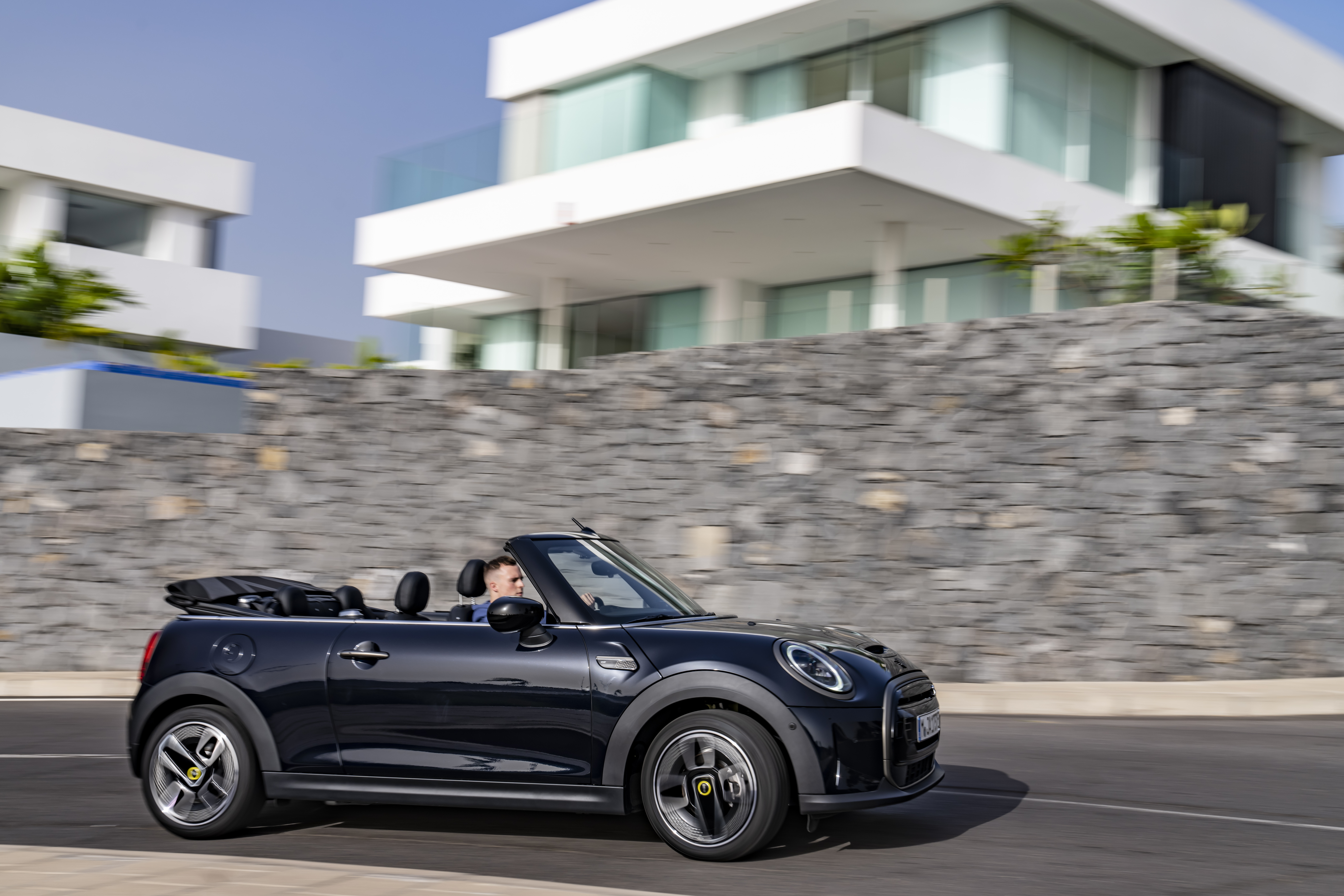 MINI Cooper SE Cabrio: omejena serija popolnoma električnega kabrioleta