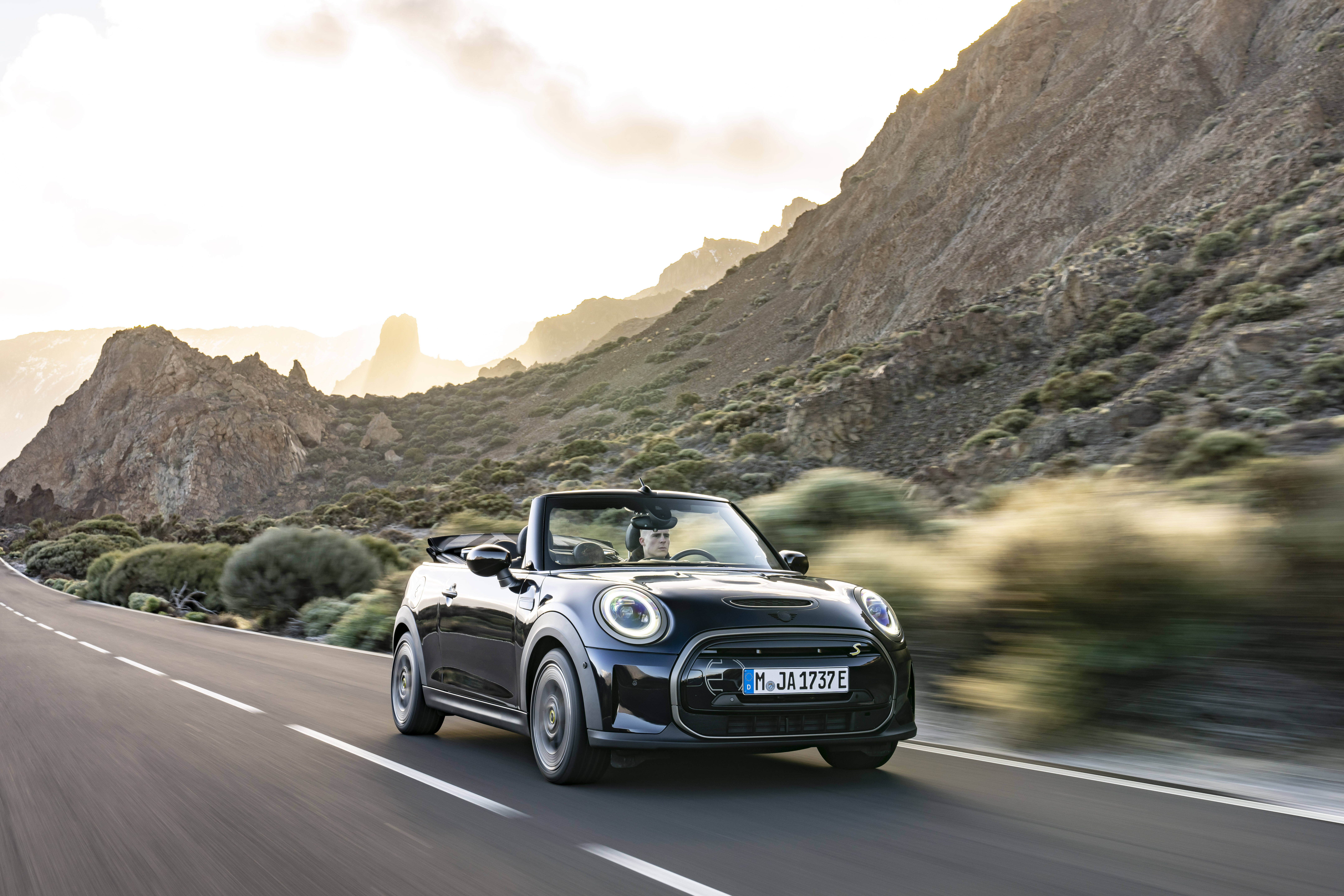 MINI Cooper SE Cabrio: omejena serija popolnoma električnega kabrioleta