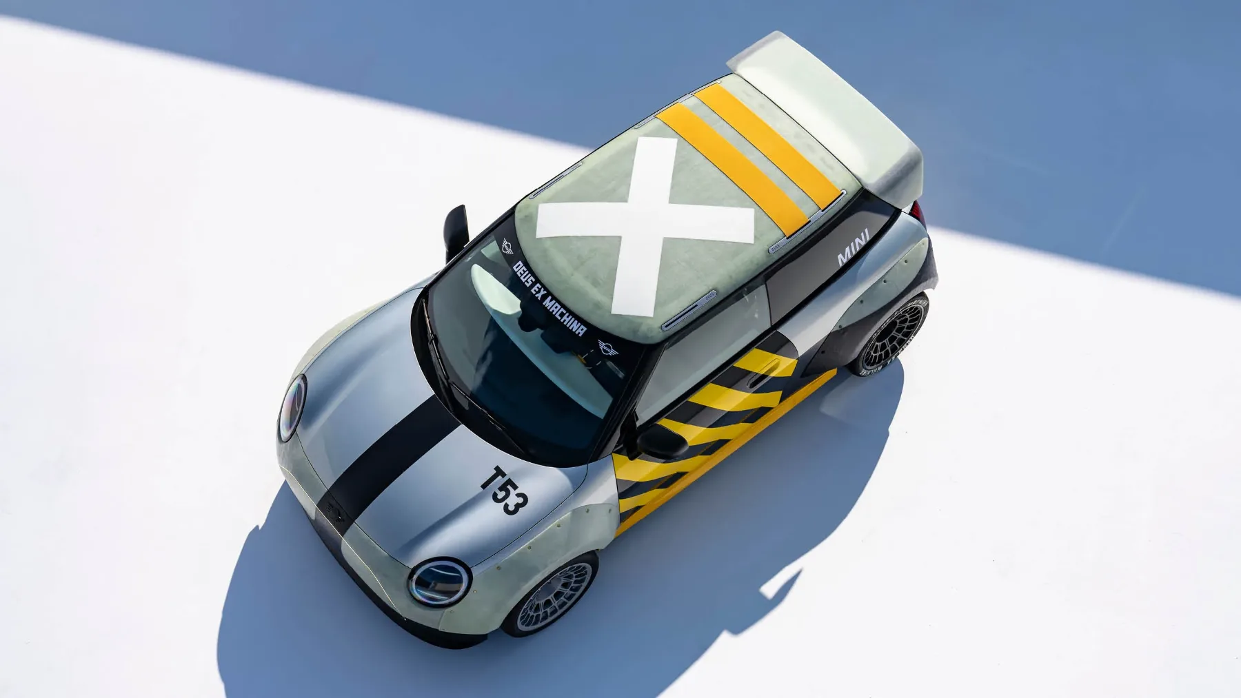 MINI JCW x Deus Ex Machina: The Skeg & The Machina – ko surf sreča Nordschleife