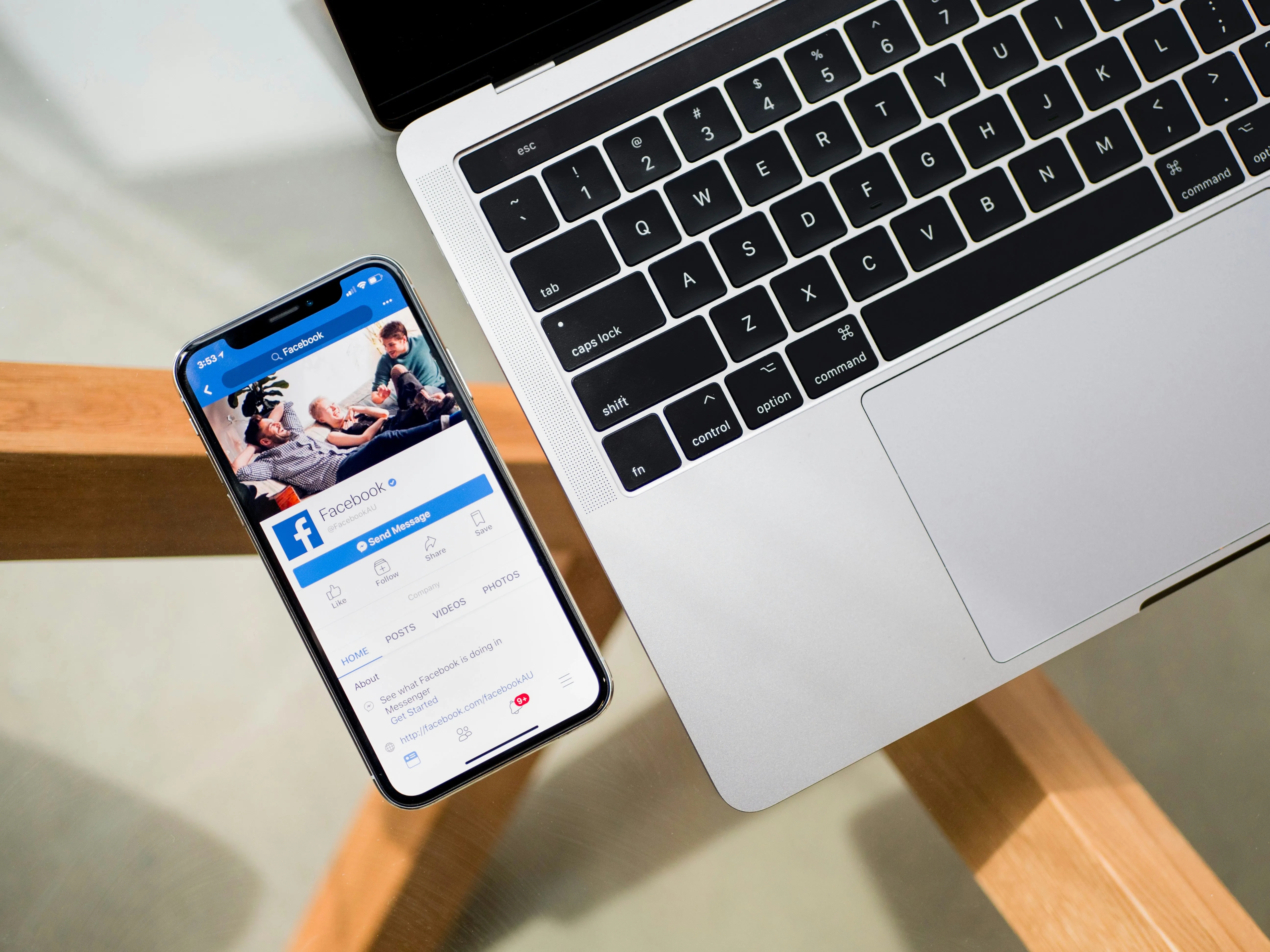 Mislite, da znate uporabljati Facebook? Odkrijte te neznane funkcije, ki vas bodo navdušile!
