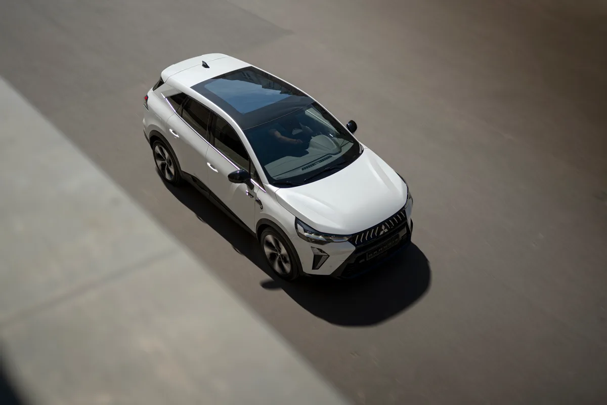 Mitsubishi Grandis 2025 – japonski stil sreča francosko tehnologijo v družinskem SUV-ju