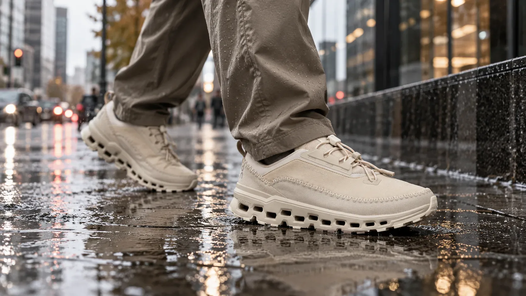 Modne in nepremočljive: 6 modelov superg z membrano Gore-Tex za mestne ulice