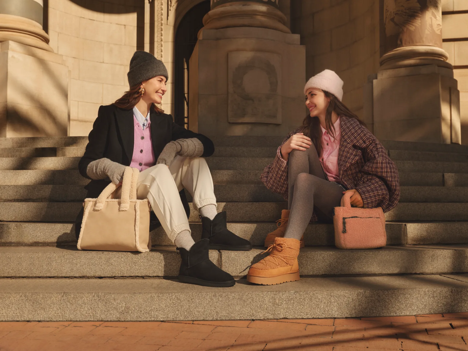 Modni hit te zime – cosy boots! Nasveti, kako jih vključiti v vsak outfit