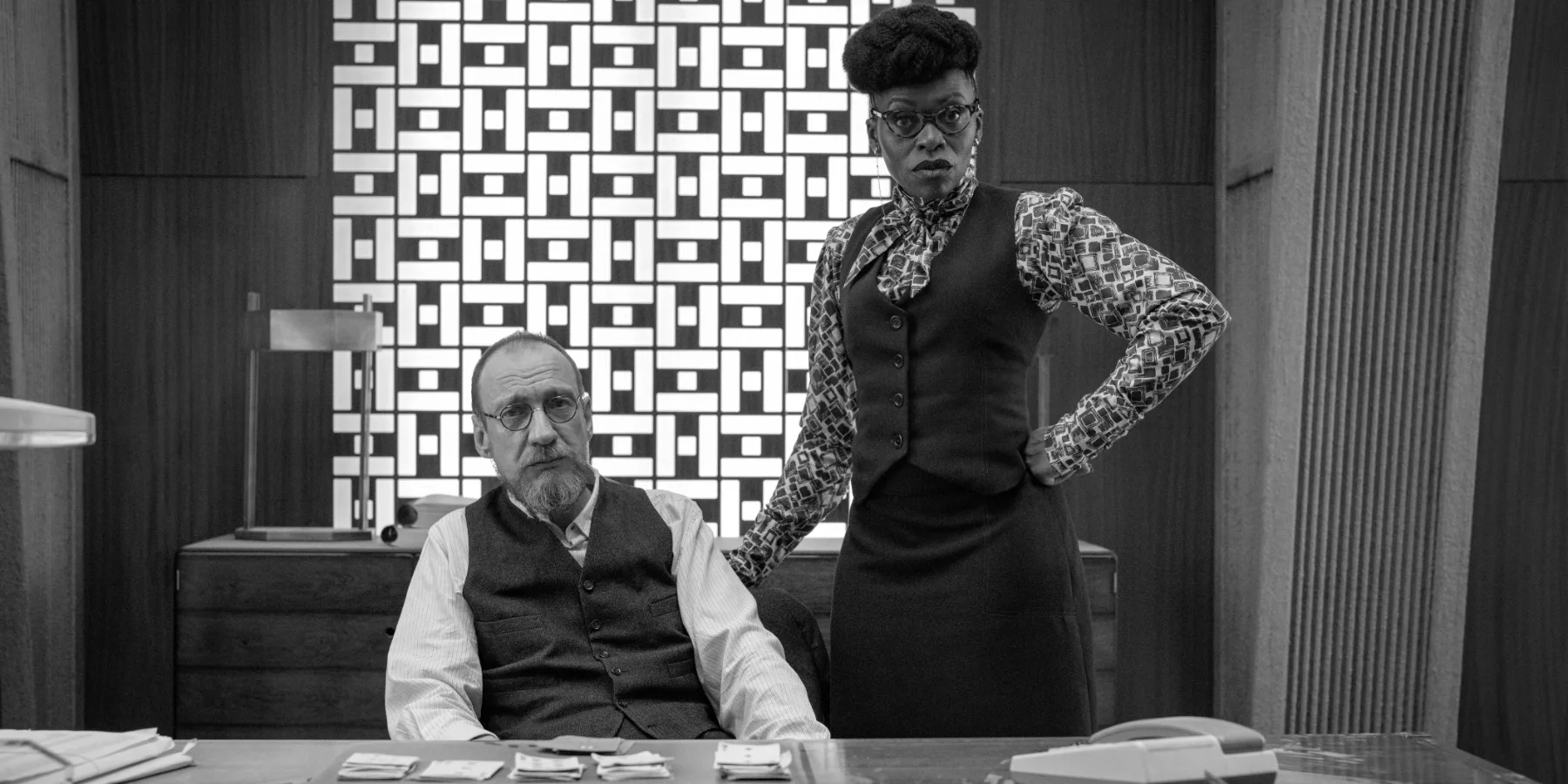 Modno mitološki spektakel KAOS na Netflix: Moderna reinterpretacija grških mitov, ki bo prevzela svet mode